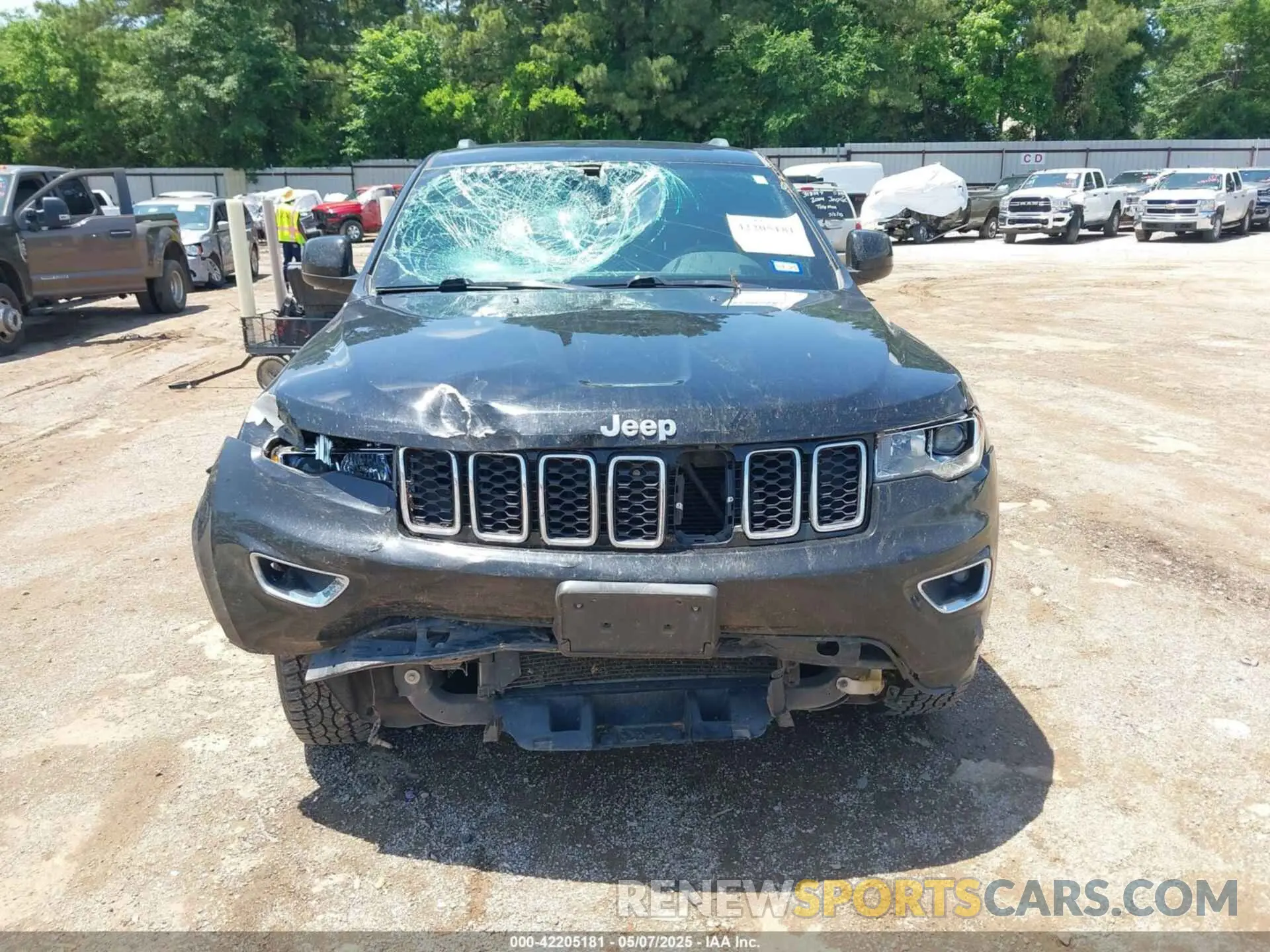 6 Photograph of a damaged car 1C4RJEAG4KC690043 JEEP GRAND CHEROKEE 2019