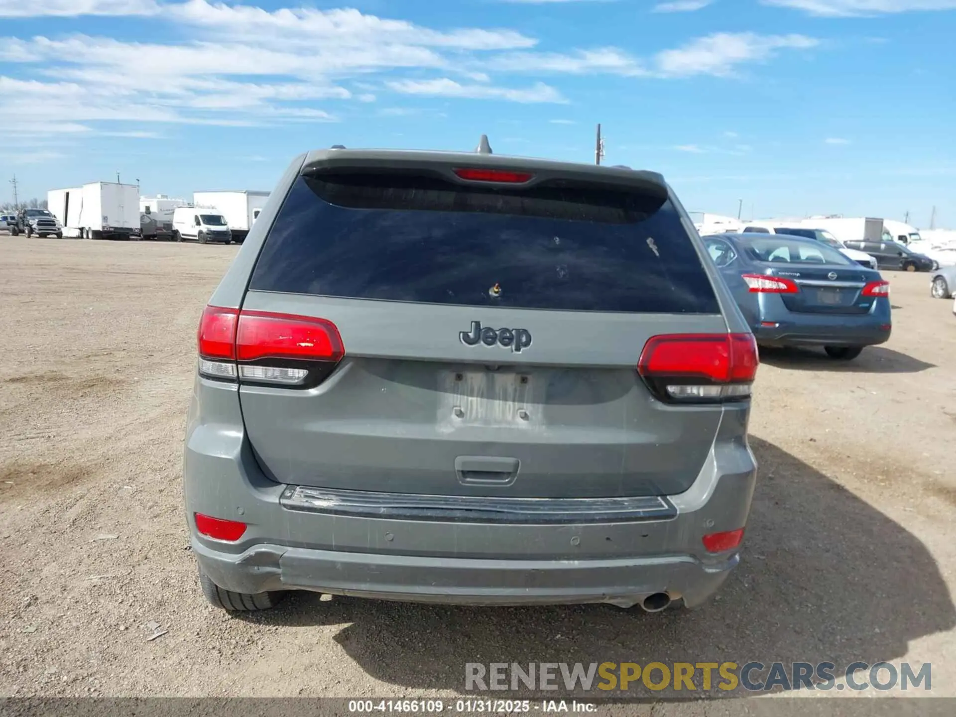 15 Photograph of a damaged car 1C4RJEAG6KC672451 JEEP GRAND CHEROKEE 2019