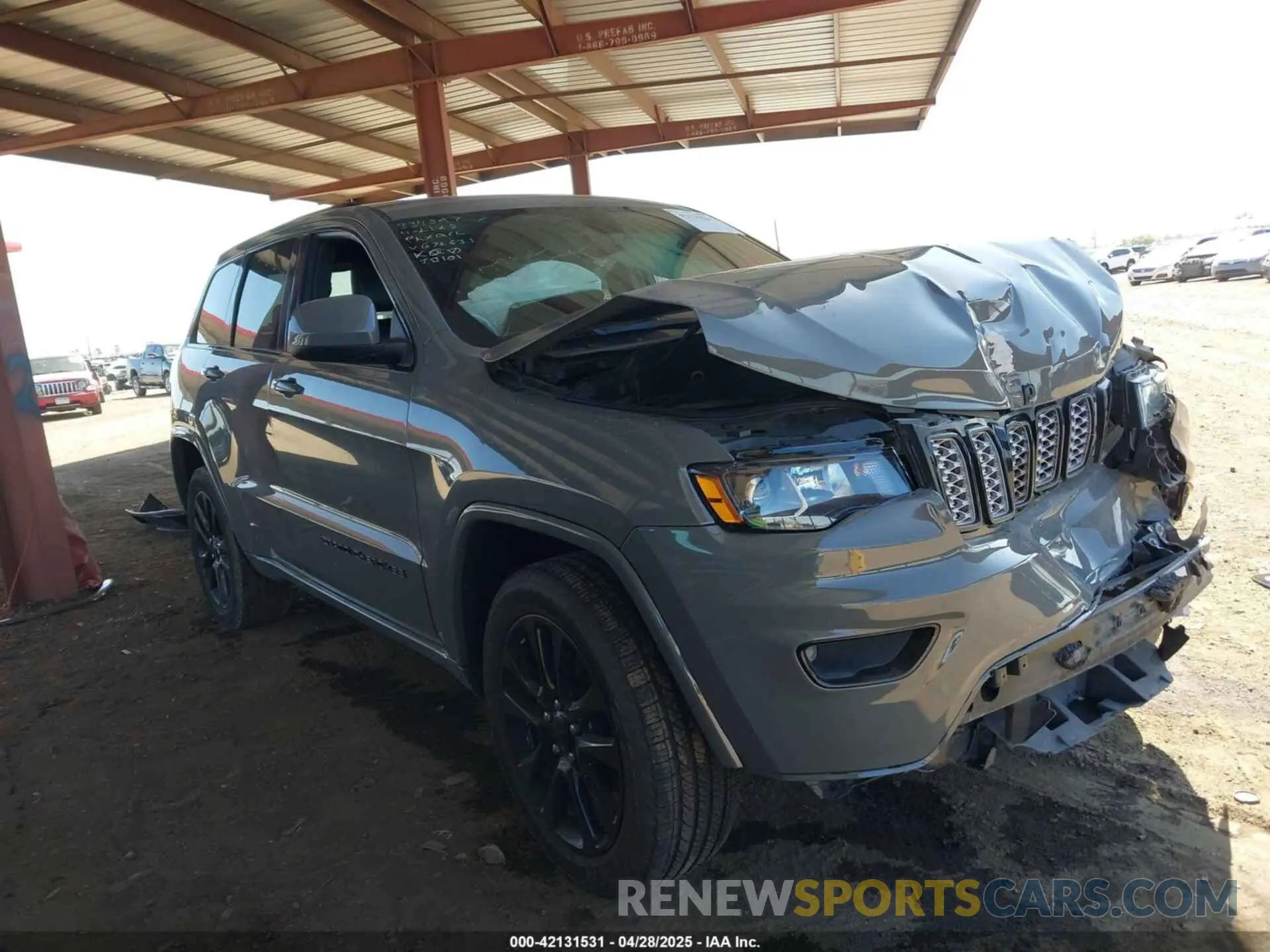 1 Photograph of a damaged car 1C4RJEAG8KC672631 JEEP GRAND CHEROKEE 2019