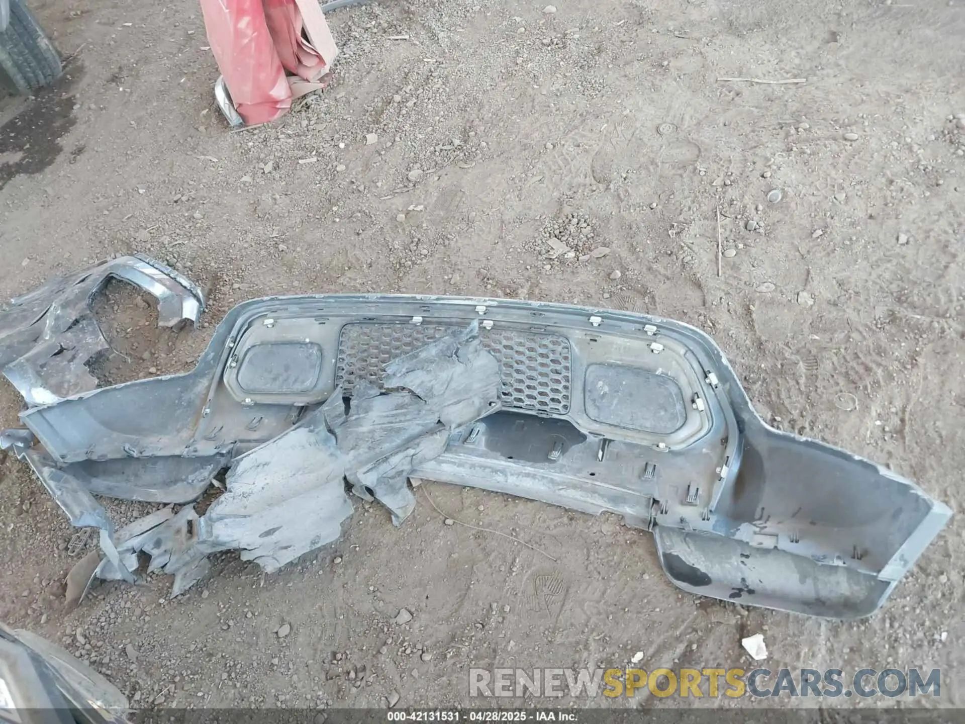 11 Photograph of a damaged car 1C4RJEAG8KC672631 JEEP GRAND CHEROKEE 2019