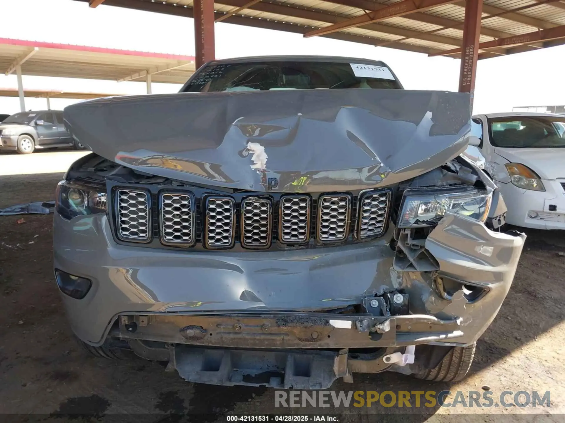 12 Photograph of a damaged car 1C4RJEAG8KC672631 JEEP GRAND CHEROKEE 2019