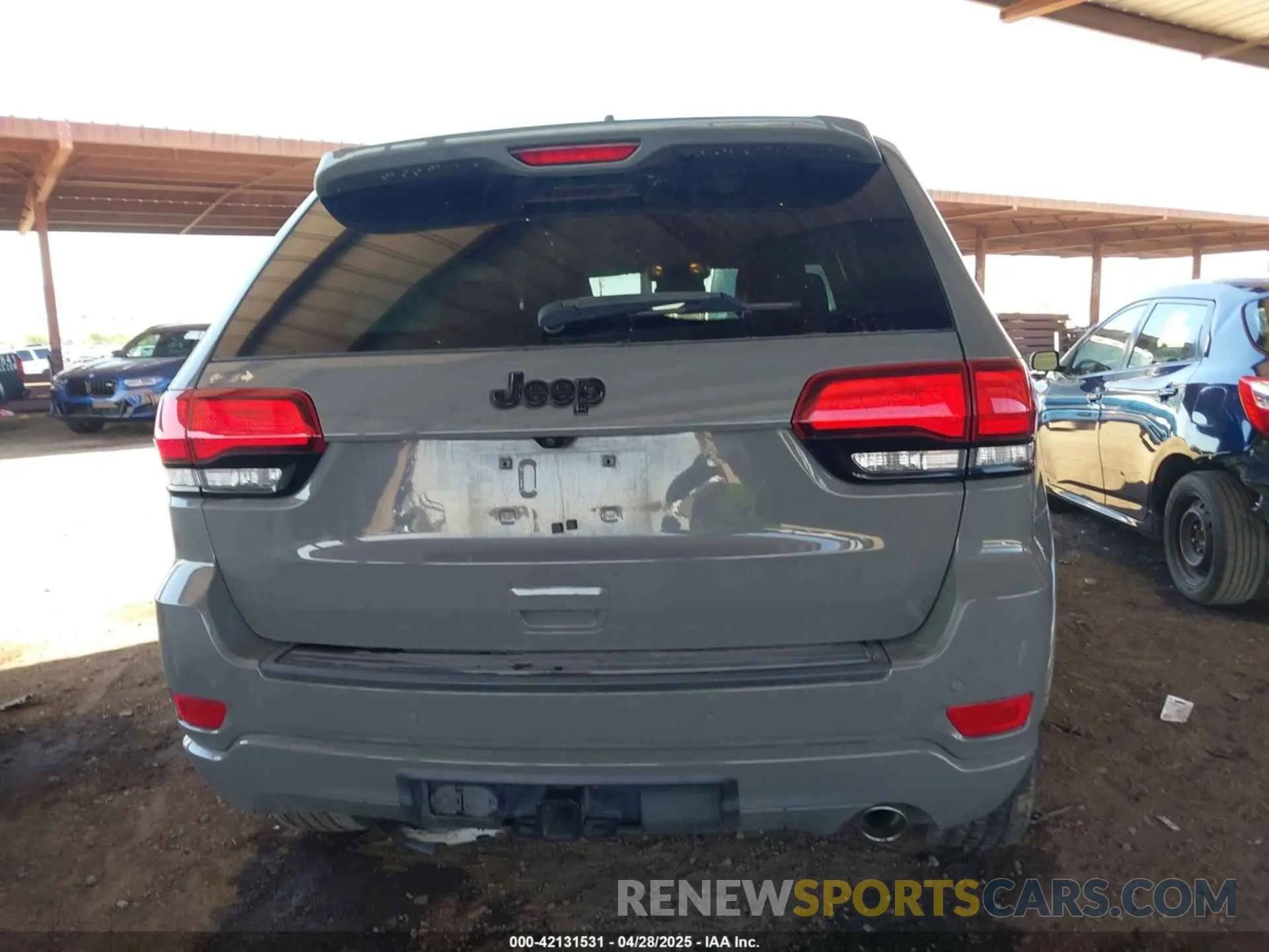 16 Photograph of a damaged car 1C4RJEAG8KC672631 JEEP GRAND CHEROKEE 2019