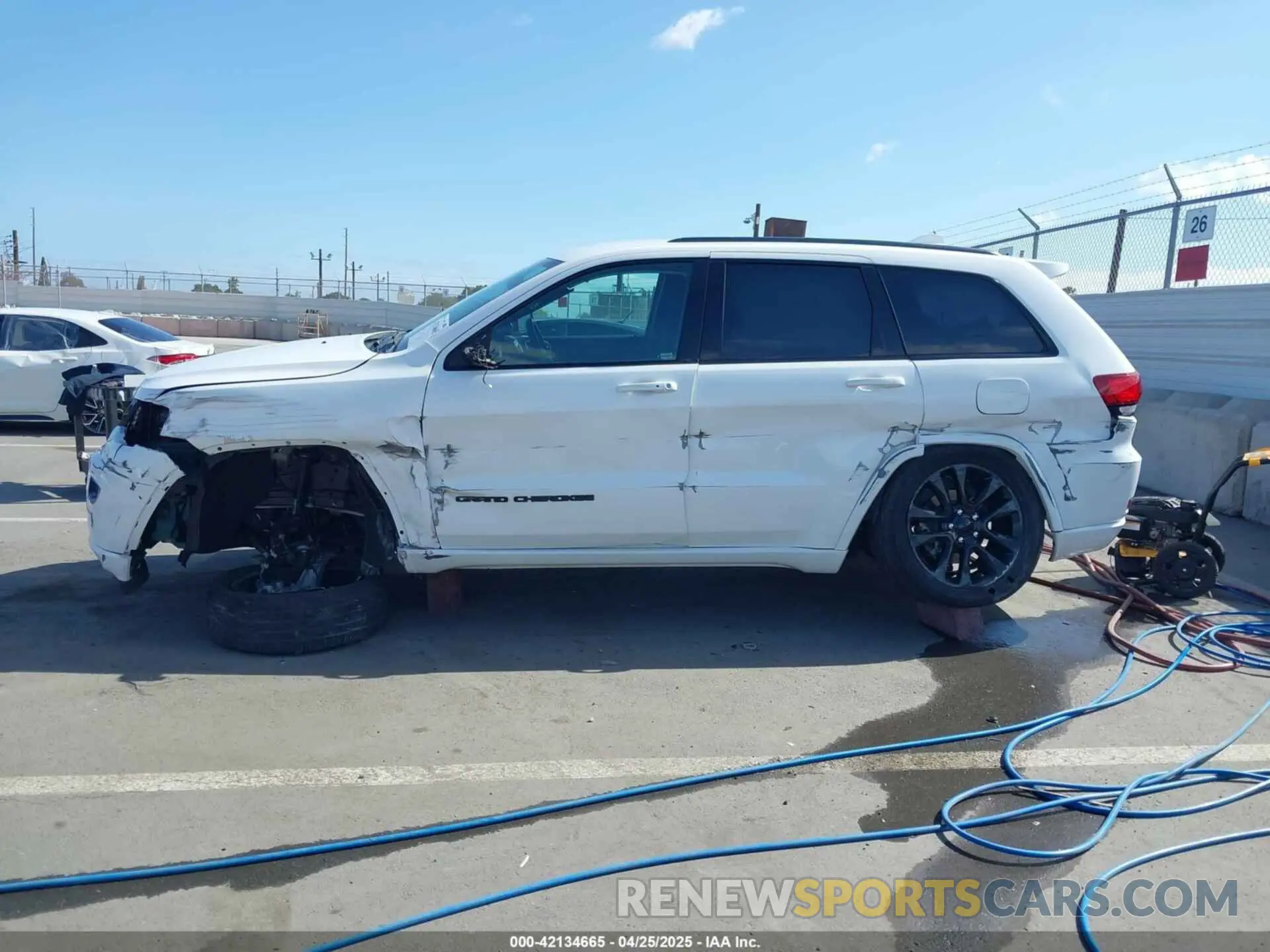 13 Photograph of a damaged car 1C4RJEAG8KC698713 JEEP GRAND CHEROKEE 2019