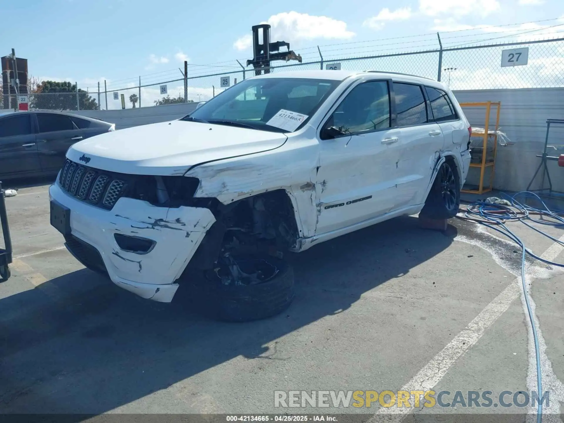 2 Photograph of a damaged car 1C4RJEAG8KC698713 JEEP GRAND CHEROKEE 2019