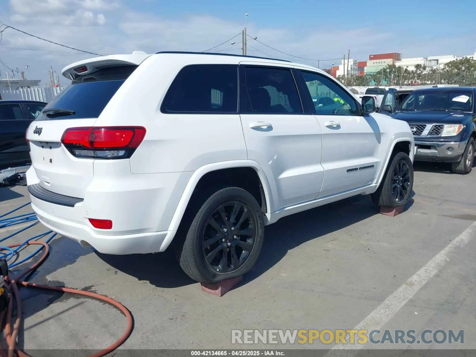 4 Photograph of a damaged car 1C4RJEAG8KC698713 JEEP GRAND CHEROKEE 2019