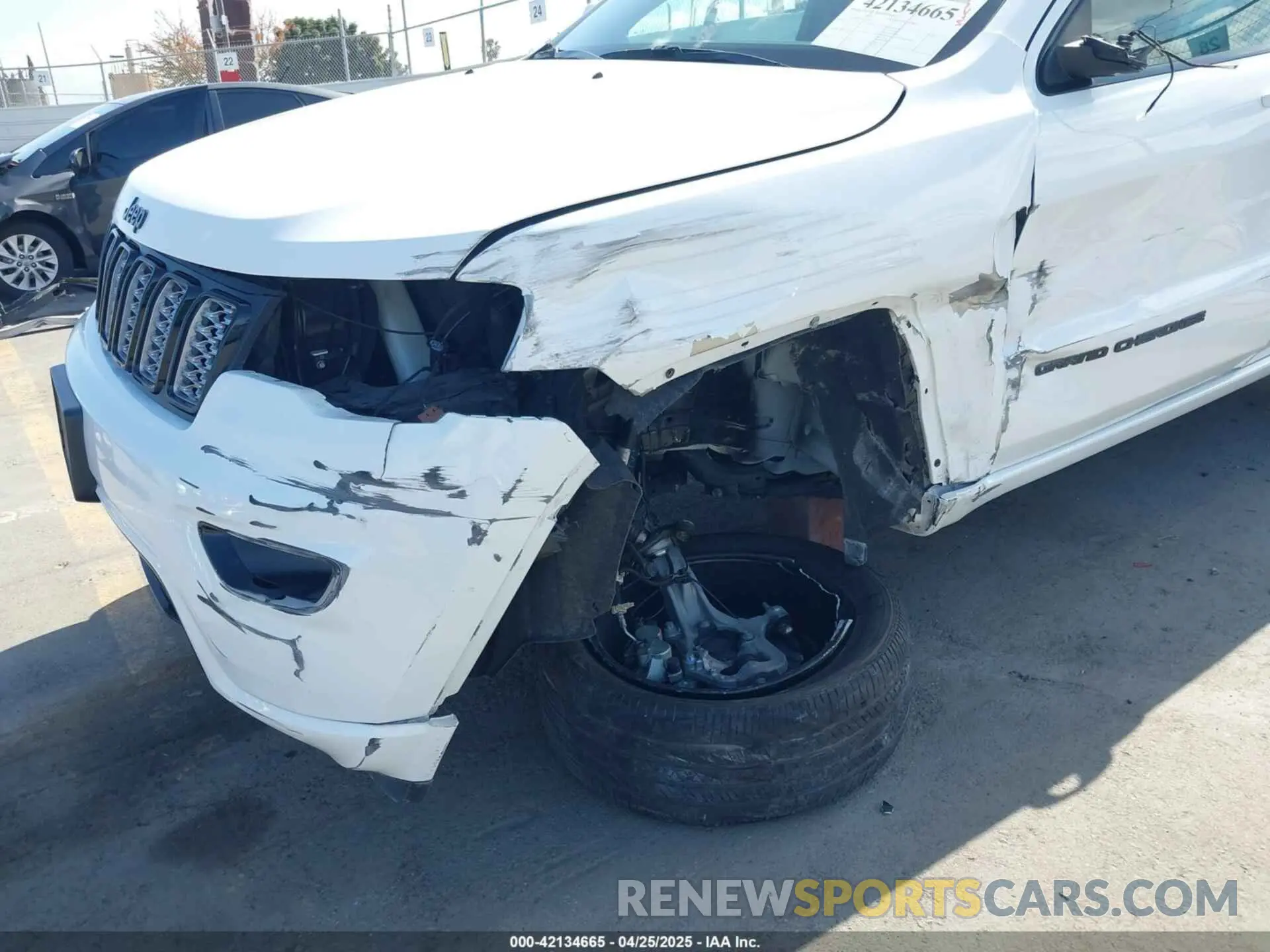 6 Photograph of a damaged car 1C4RJEAG8KC698713 JEEP GRAND CHEROKEE 2019