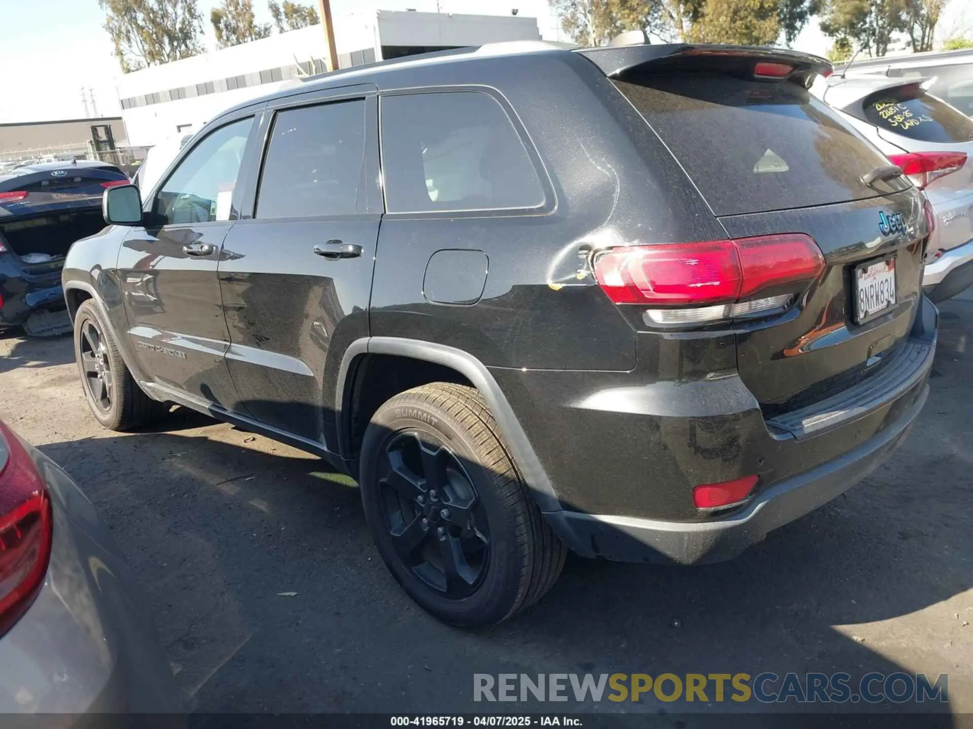 3 Photograph of a damaged car 1C4RJEAGXKC543144 JEEP GRAND CHEROKEE 2019