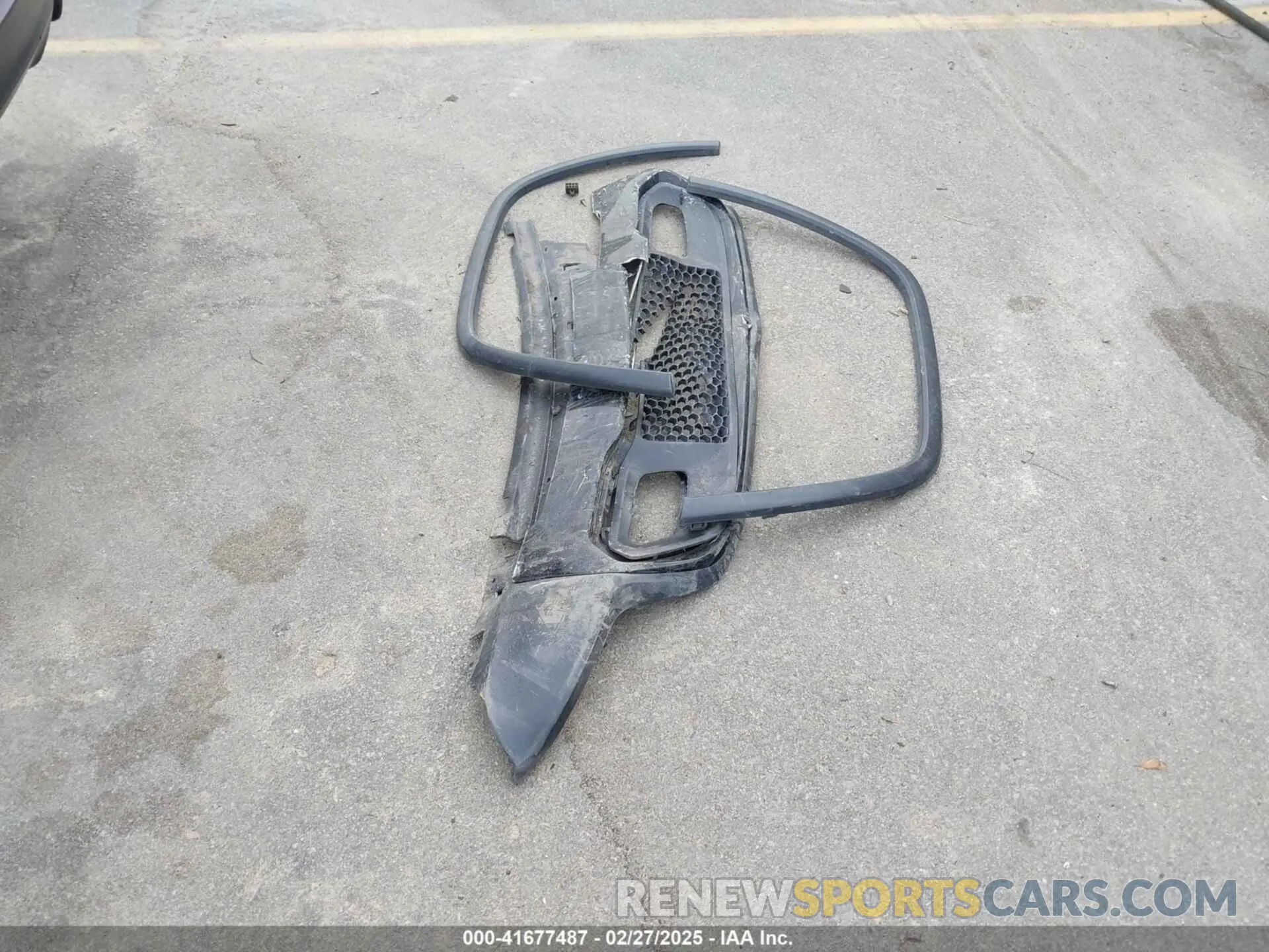 11 Photograph of a damaged car 1C4RJEAGXKC571770 JEEP GRAND CHEROKEE 2019