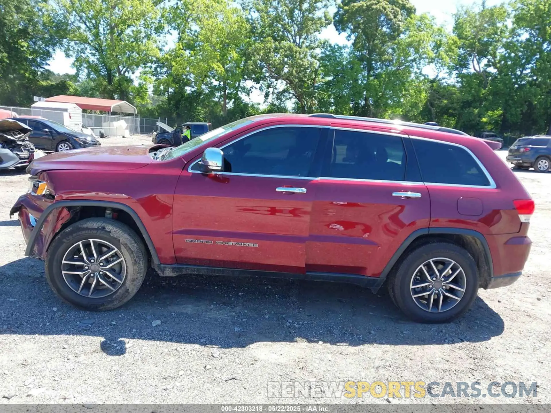 14 Photograph of a damaged car 1C4RJEBG0KC656728 JEEP GRAND CHEROKEE 2019