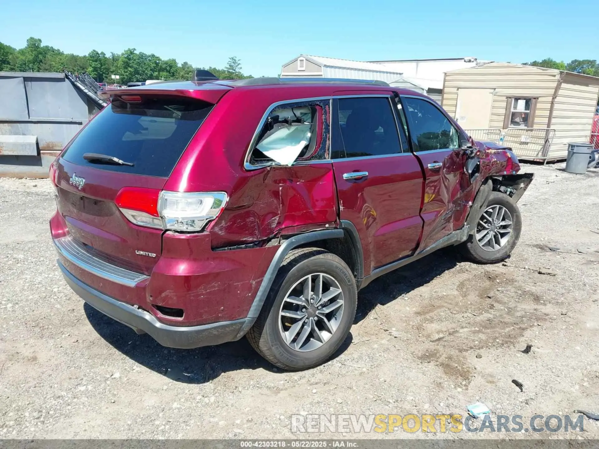 4 Photograph of a damaged car 1C4RJEBG0KC656728 JEEP GRAND CHEROKEE 2019