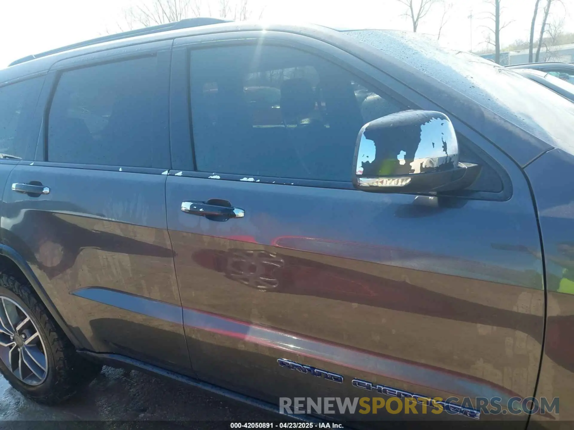13 Photograph of a damaged car 1C4RJEBG1KC603570 JEEP GRAND CHEROKEE 2019