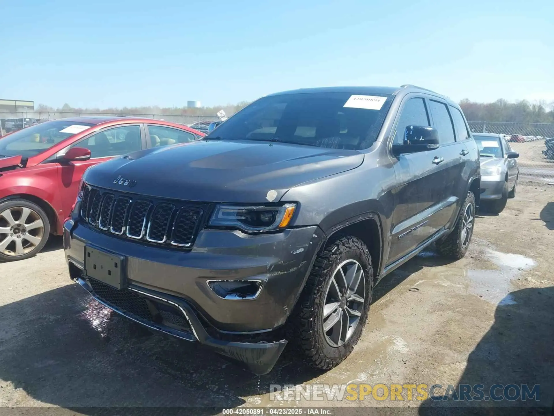 2 Photograph of a damaged car 1C4RJEBG1KC603570 JEEP GRAND CHEROKEE 2019