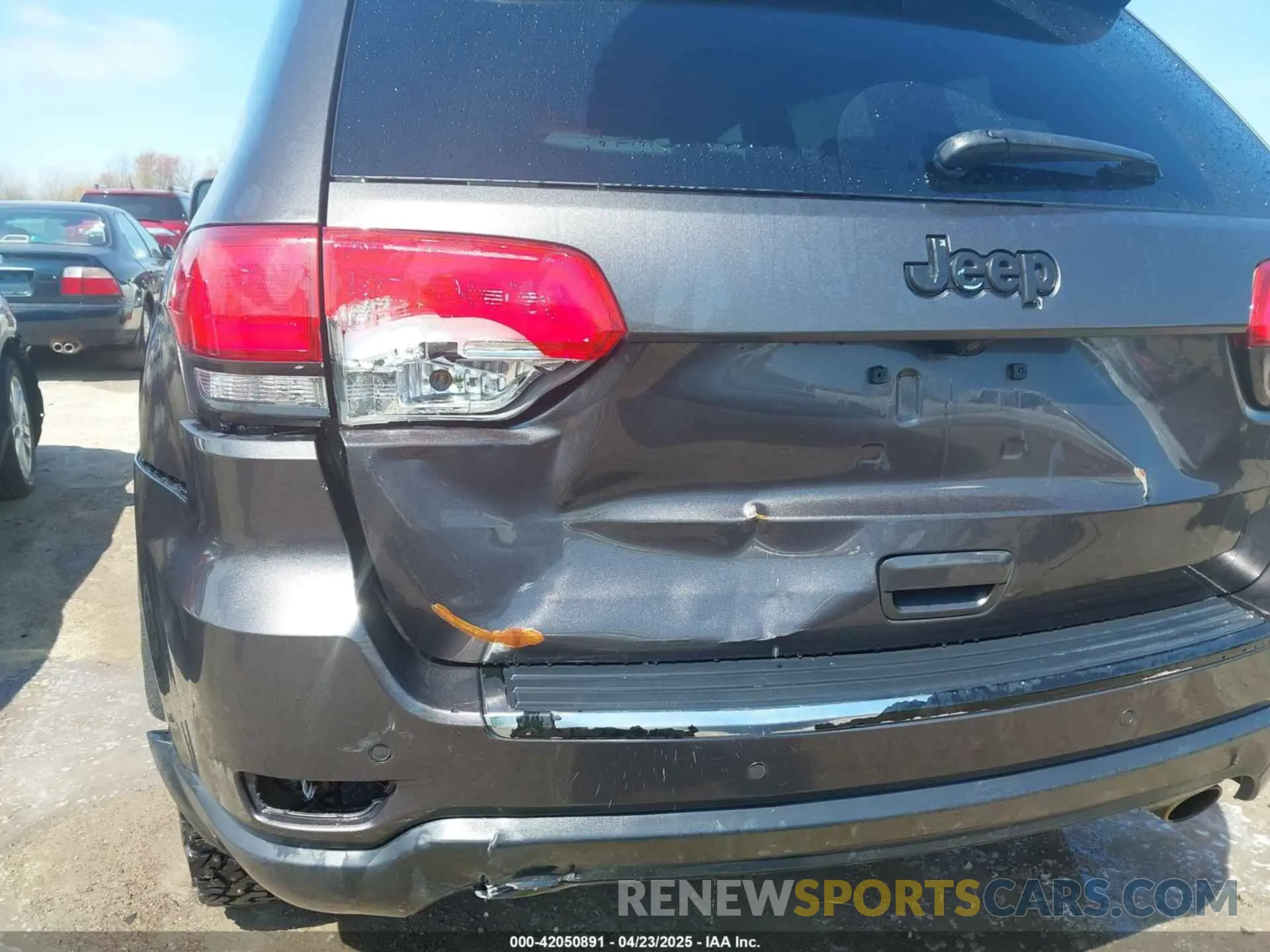 6 Photograph of a damaged car 1C4RJEBG1KC603570 JEEP GRAND CHEROKEE 2019