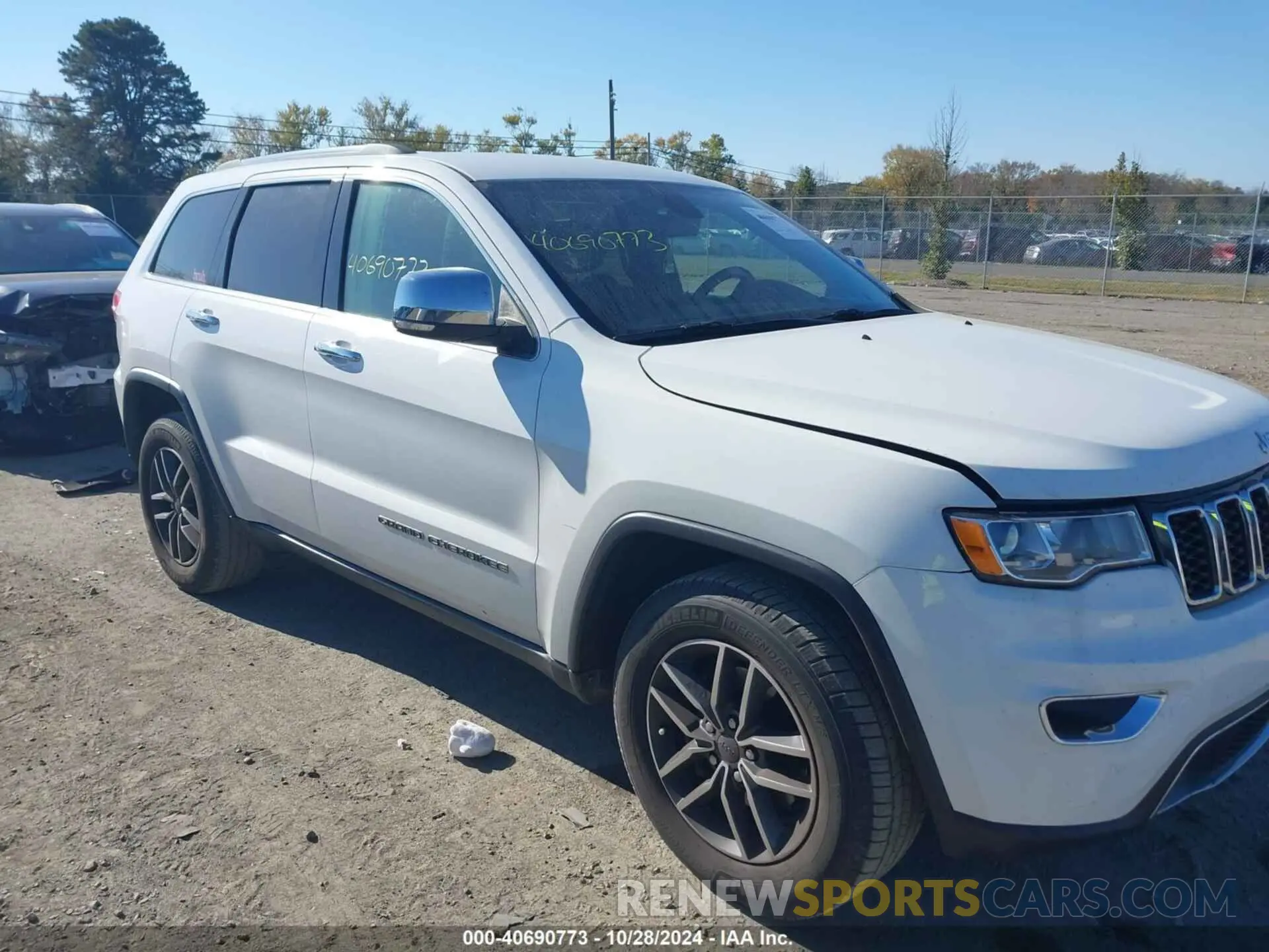 1 Photograph of a damaged car 1C4RJEBG1KC689690 JEEP GRAND CHEROKEE 2019