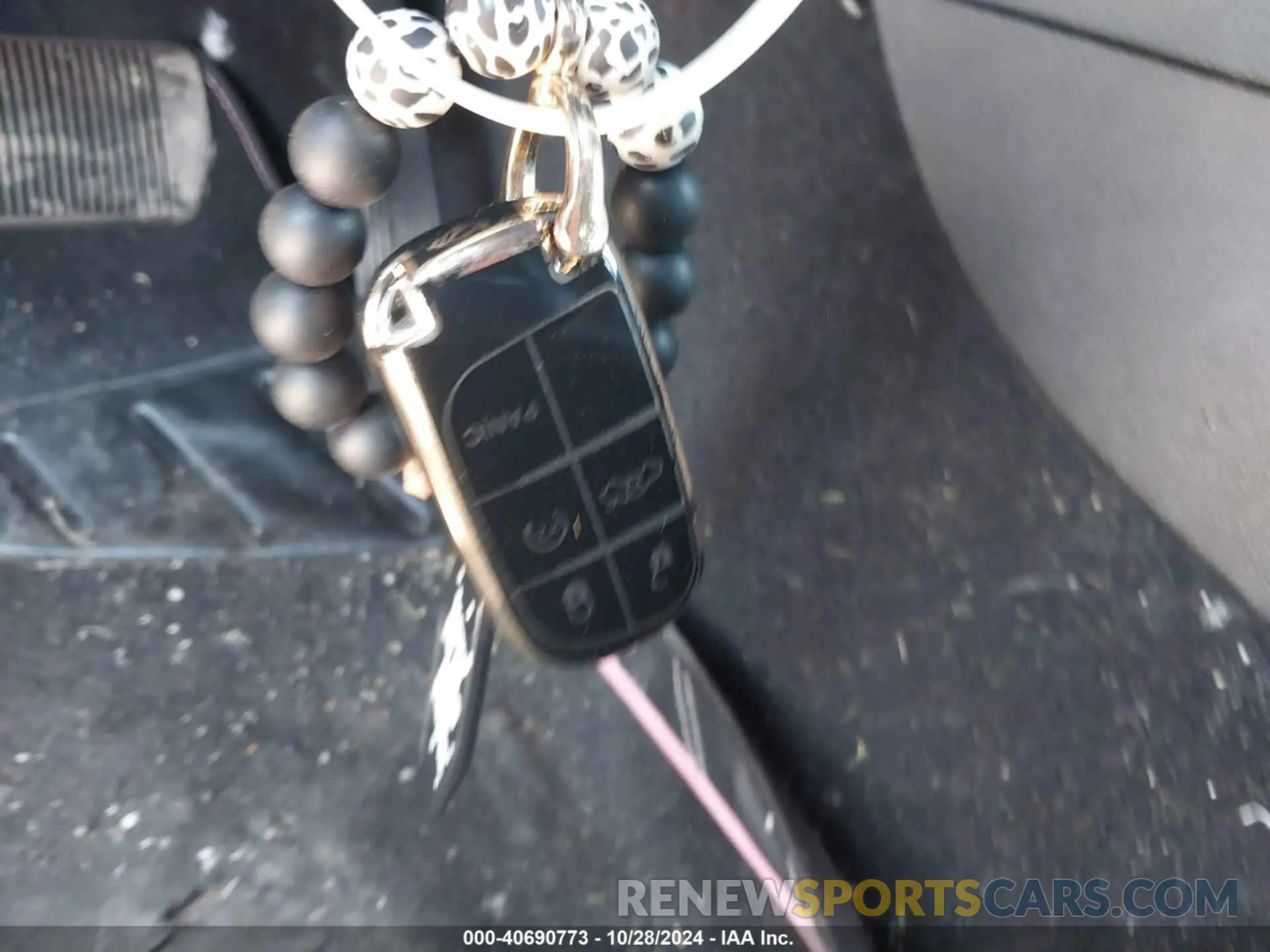11 Photograph of a damaged car 1C4RJEBG1KC689690 JEEP GRAND CHEROKEE 2019