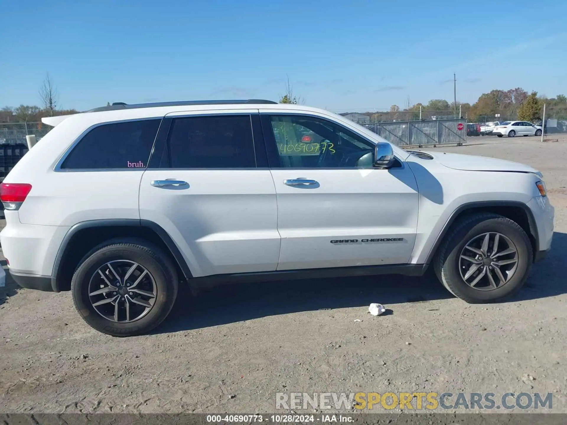 13 Photograph of a damaged car 1C4RJEBG1KC689690 JEEP GRAND CHEROKEE 2019