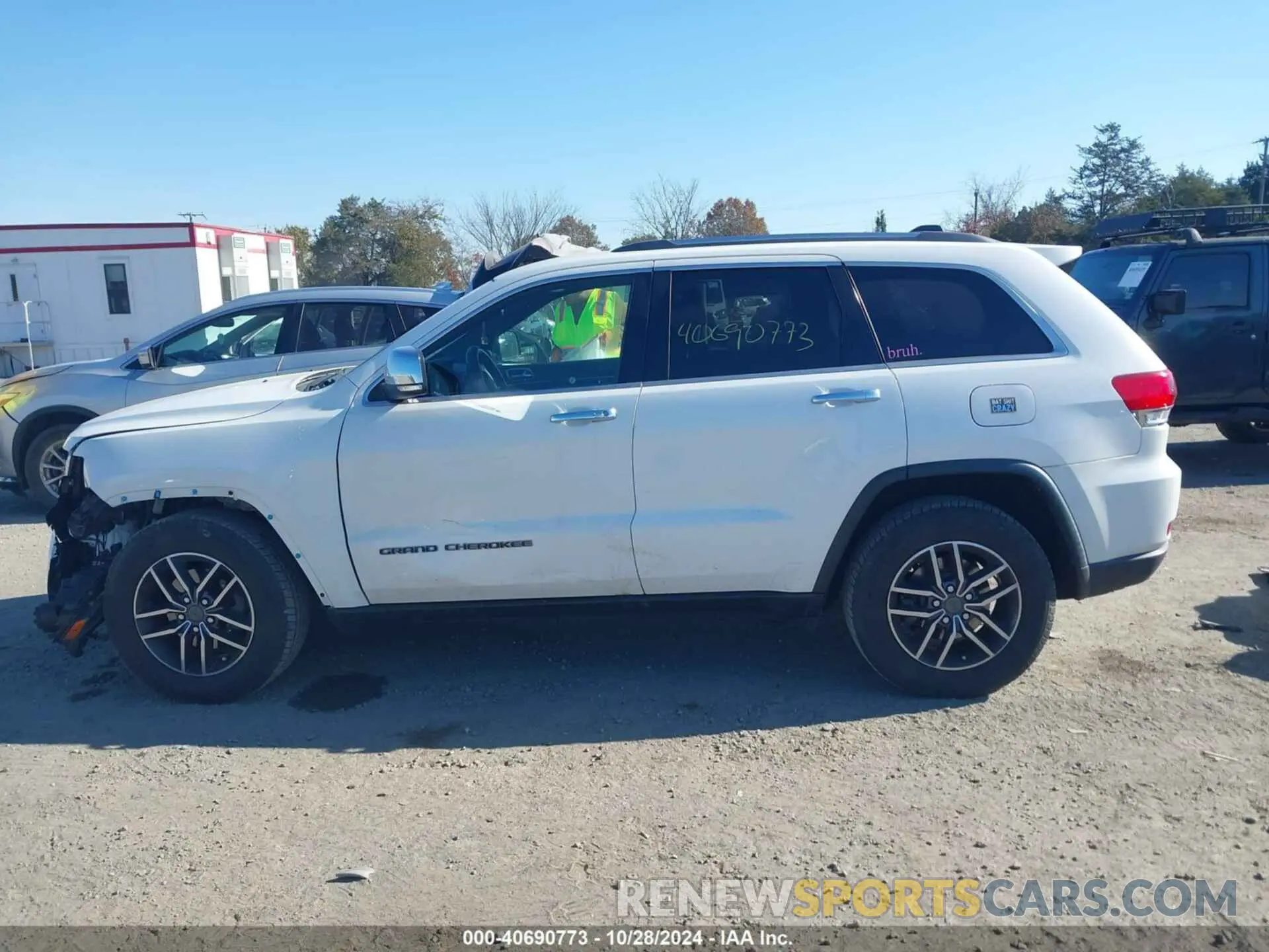 14 Photograph of a damaged car 1C4RJEBG1KC689690 JEEP GRAND CHEROKEE 2019