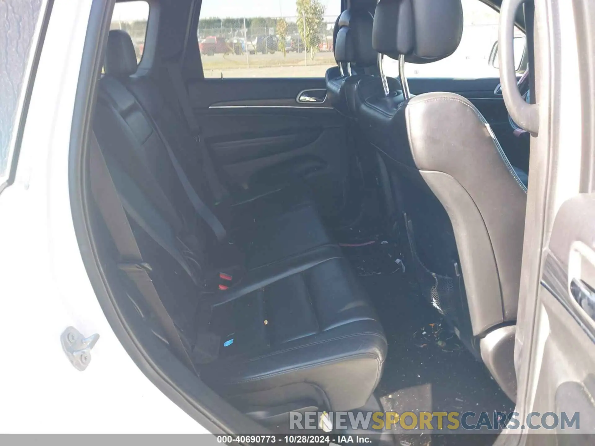8 Photograph of a damaged car 1C4RJEBG1KC689690 JEEP GRAND CHEROKEE 2019