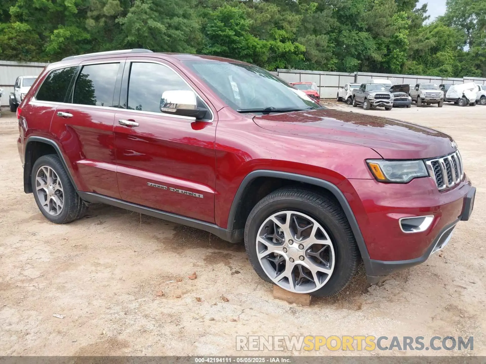 1 Фотография поврежденного автомобиля 1C4RJEBG2KC624380 JEEP GRAND CHEROKEE 2019