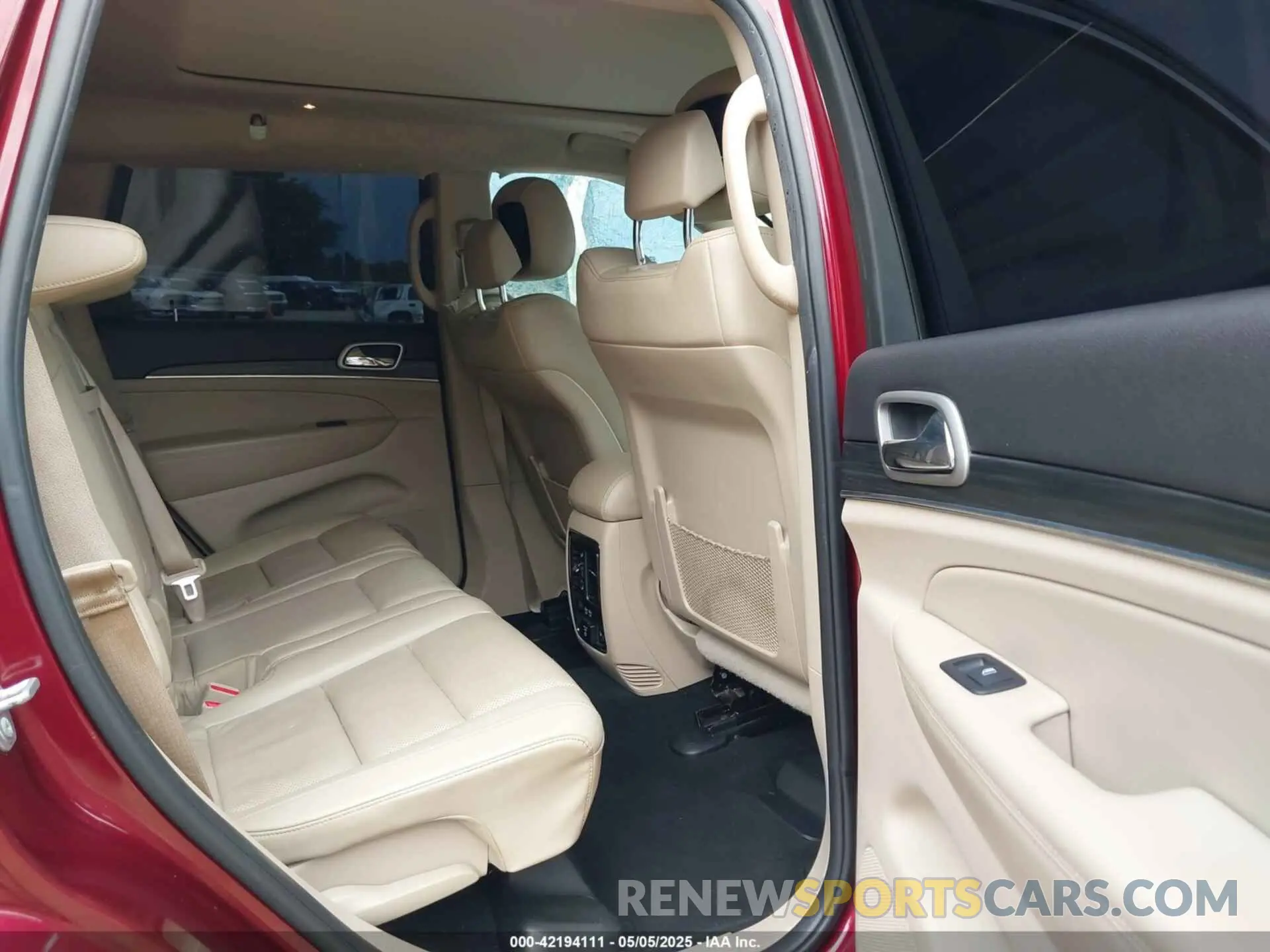 8 Фотография поврежденного автомобиля 1C4RJEBG2KC624380 JEEP GRAND CHEROKEE 2019