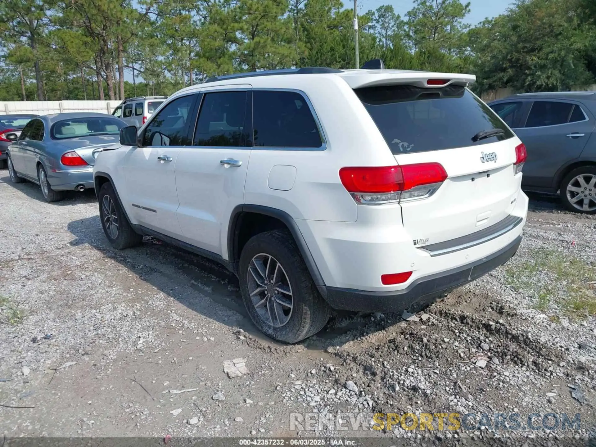 3 Фотография поврежденного автомобиля 1C4RJEBG2KC731462 JEEP GRAND CHEROKEE 2019