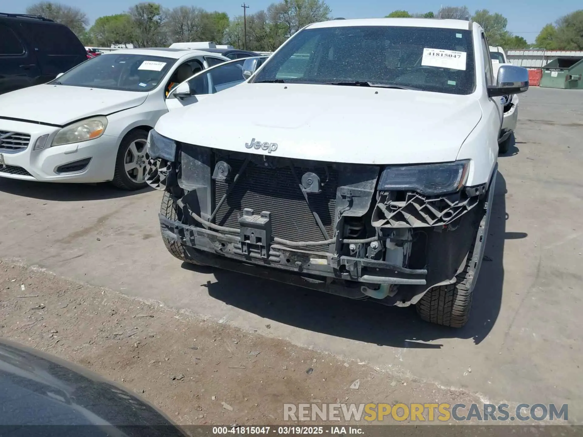 13 Photograph of a damaged car 1C4RJEBG7KC680587 JEEP GRAND CHEROKEE 2019