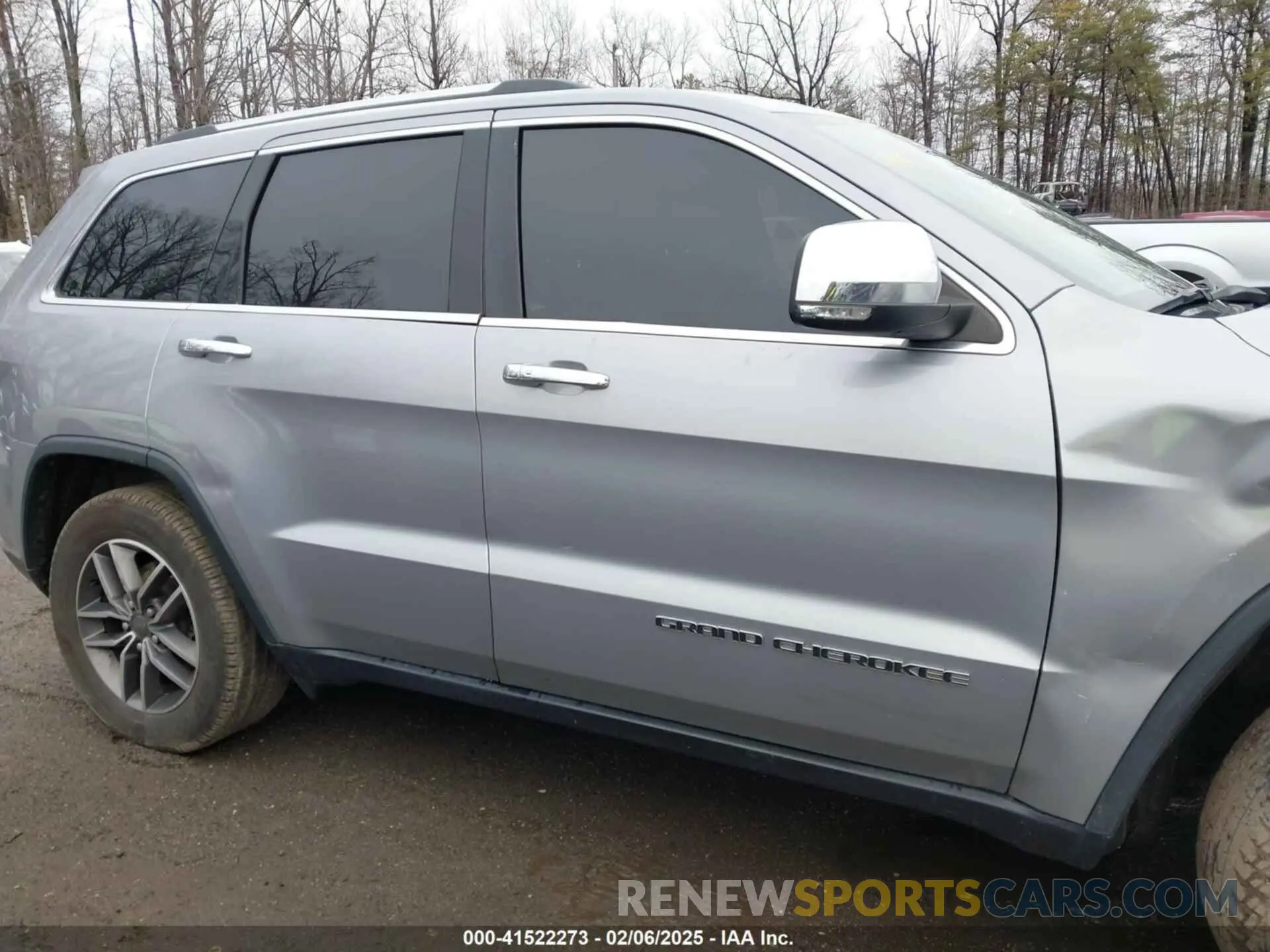 13 Photograph of a damaged car 1C4RJEBG7KC767888 JEEP GRAND CHEROKEE 2019