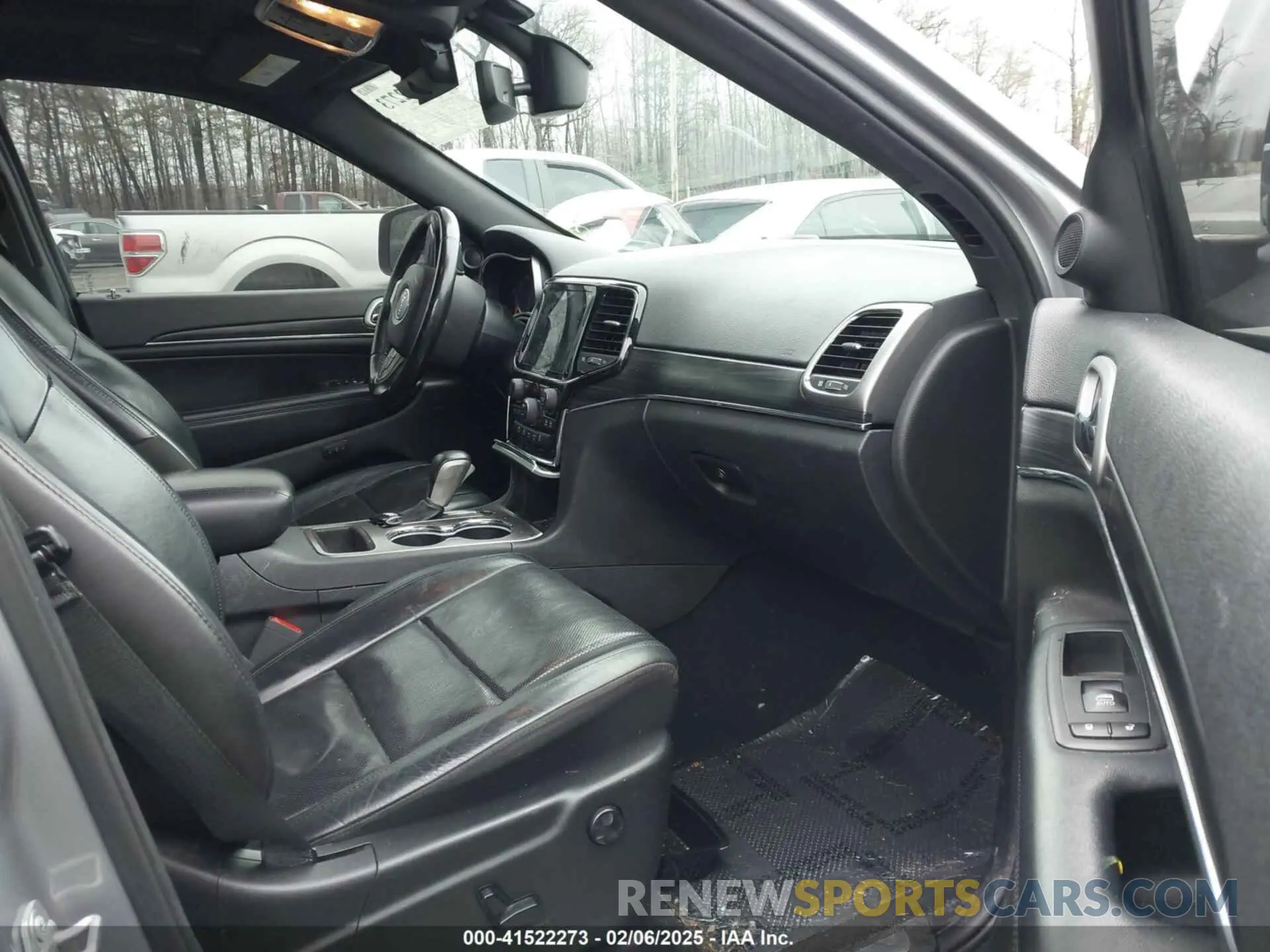 5 Photograph of a damaged car 1C4RJEBG7KC767888 JEEP GRAND CHEROKEE 2019