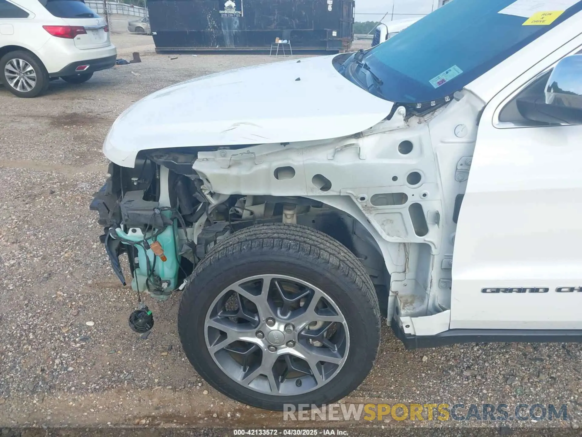 22 Photograph of a damaged car 1C4RJEBG8KC556313 JEEP GRAND CHEROKEE 2019