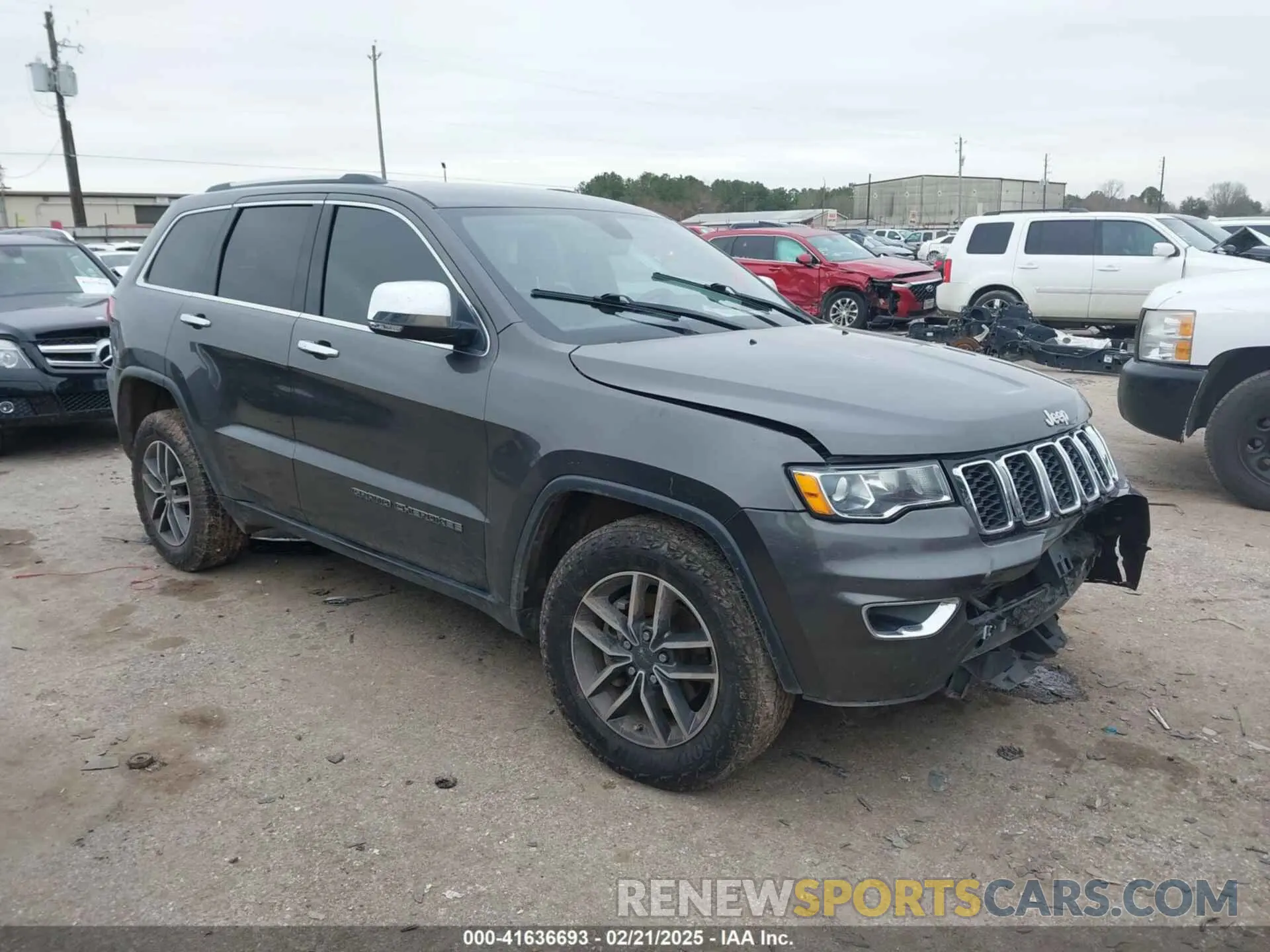 1 Photograph of a damaged car 1C4RJEBG8KC658775 JEEP GRAND CHEROKEE 2019