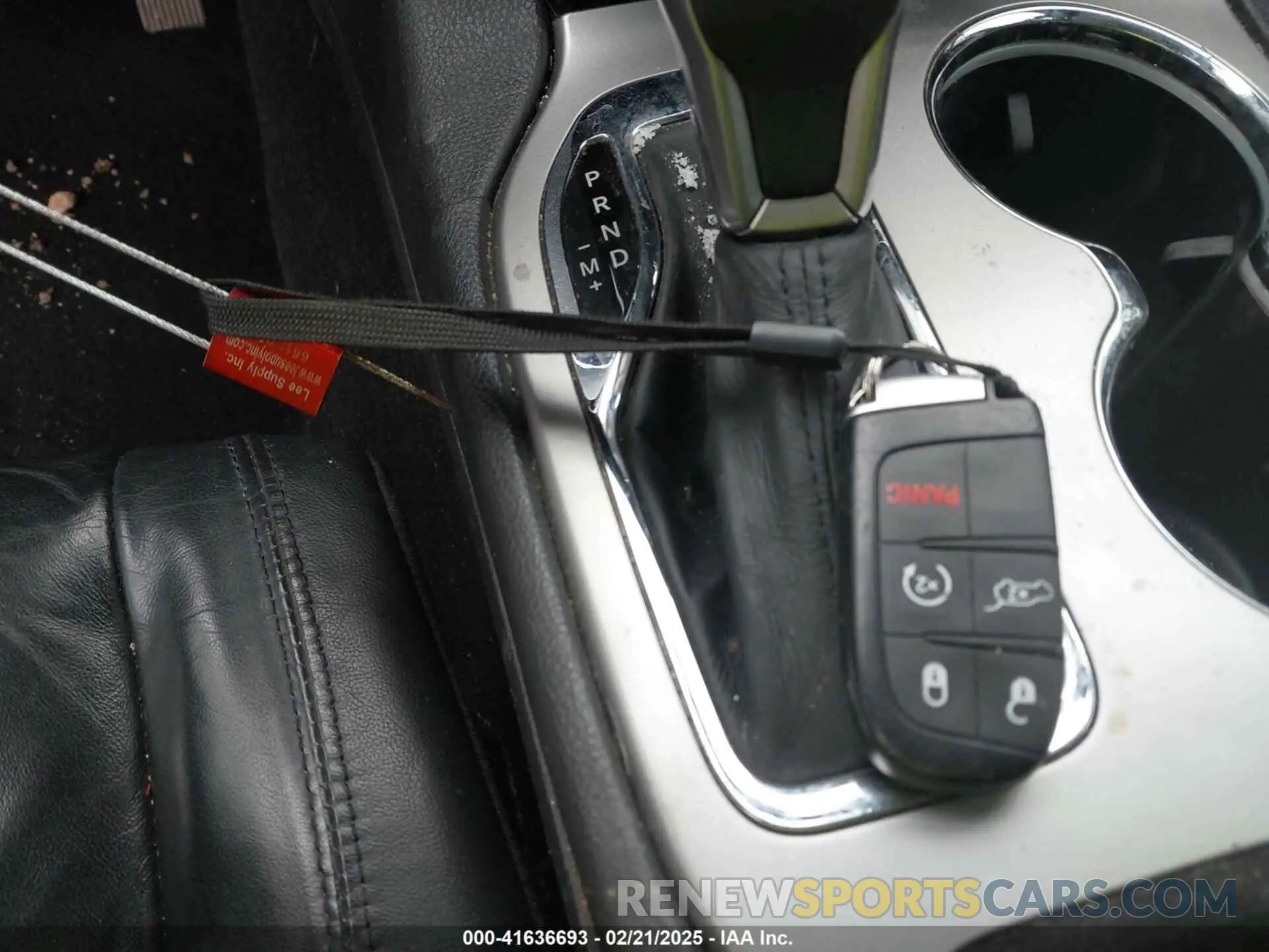 11 Photograph of a damaged car 1C4RJEBG8KC658775 JEEP GRAND CHEROKEE 2019
