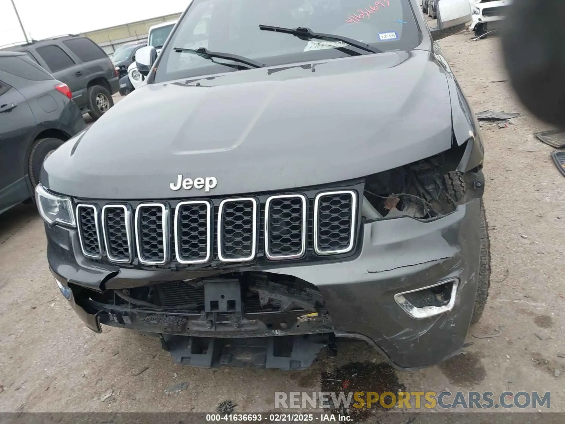 12 Photograph of a damaged car 1C4RJEBG8KC658775 JEEP GRAND CHEROKEE 2019