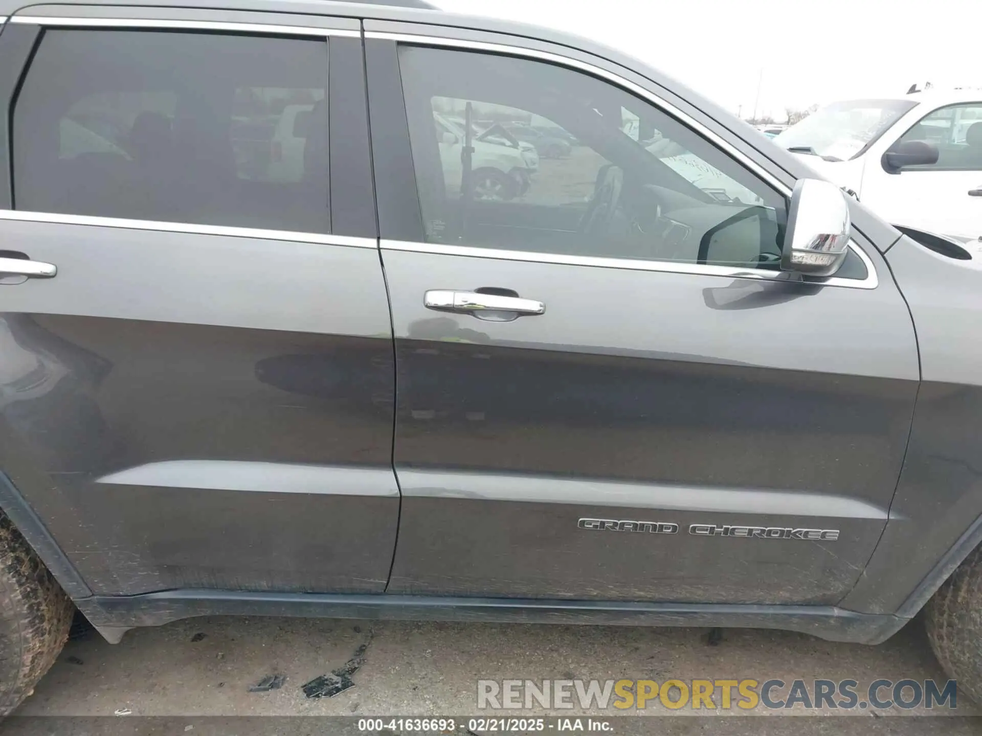 13 Photograph of a damaged car 1C4RJEBG8KC658775 JEEP GRAND CHEROKEE 2019