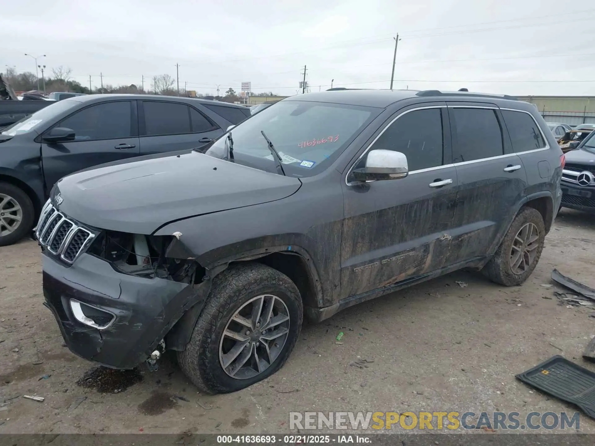 2 Photograph of a damaged car 1C4RJEBG8KC658775 JEEP GRAND CHEROKEE 2019