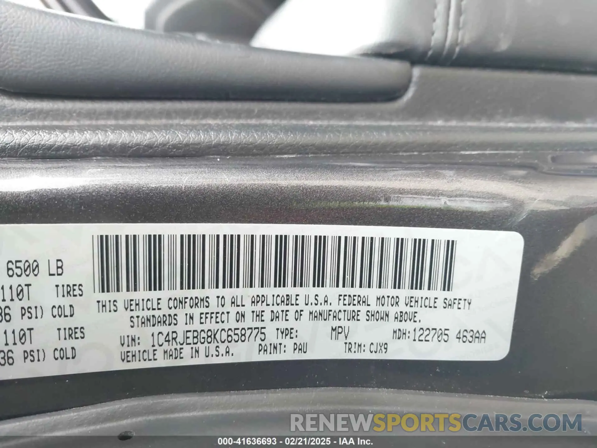 9 Photograph of a damaged car 1C4RJEBG8KC658775 JEEP GRAND CHEROKEE 2019