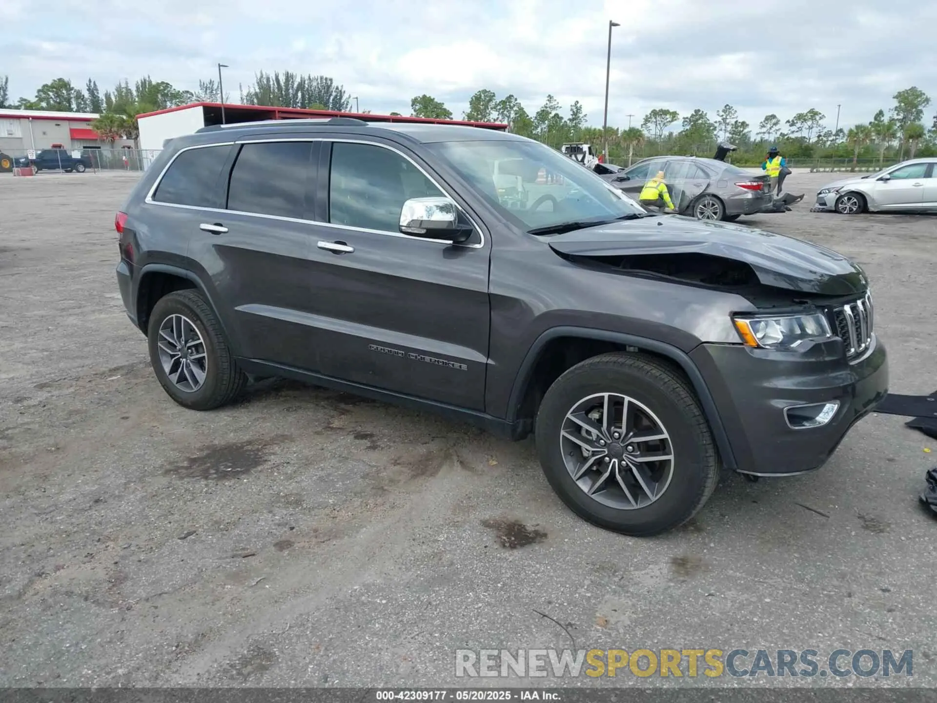 1 Photograph of a damaged car 1C4RJEBG9KC658798 JEEP GRAND CHEROKEE 2019