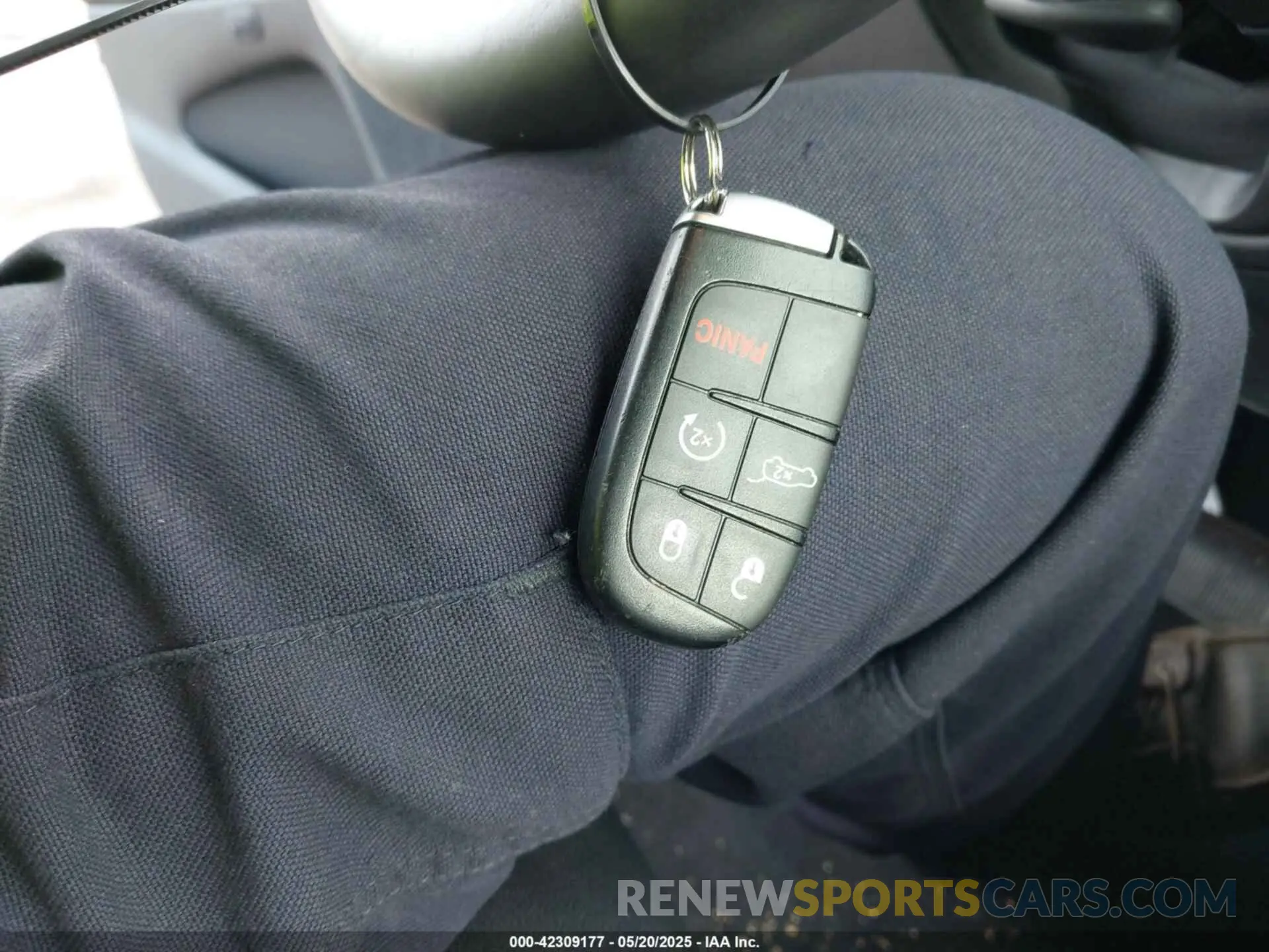 11 Photograph of a damaged car 1C4RJEBG9KC658798 JEEP GRAND CHEROKEE 2019