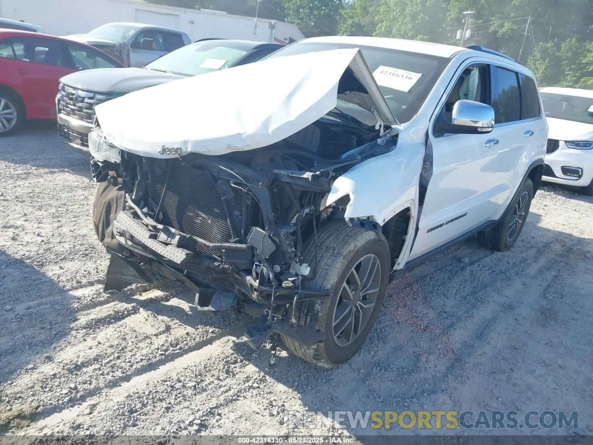 6 Photograph of a damaged car 1C4RJEBG9KC680641 JEEP GRAND CHEROKEE 2019
