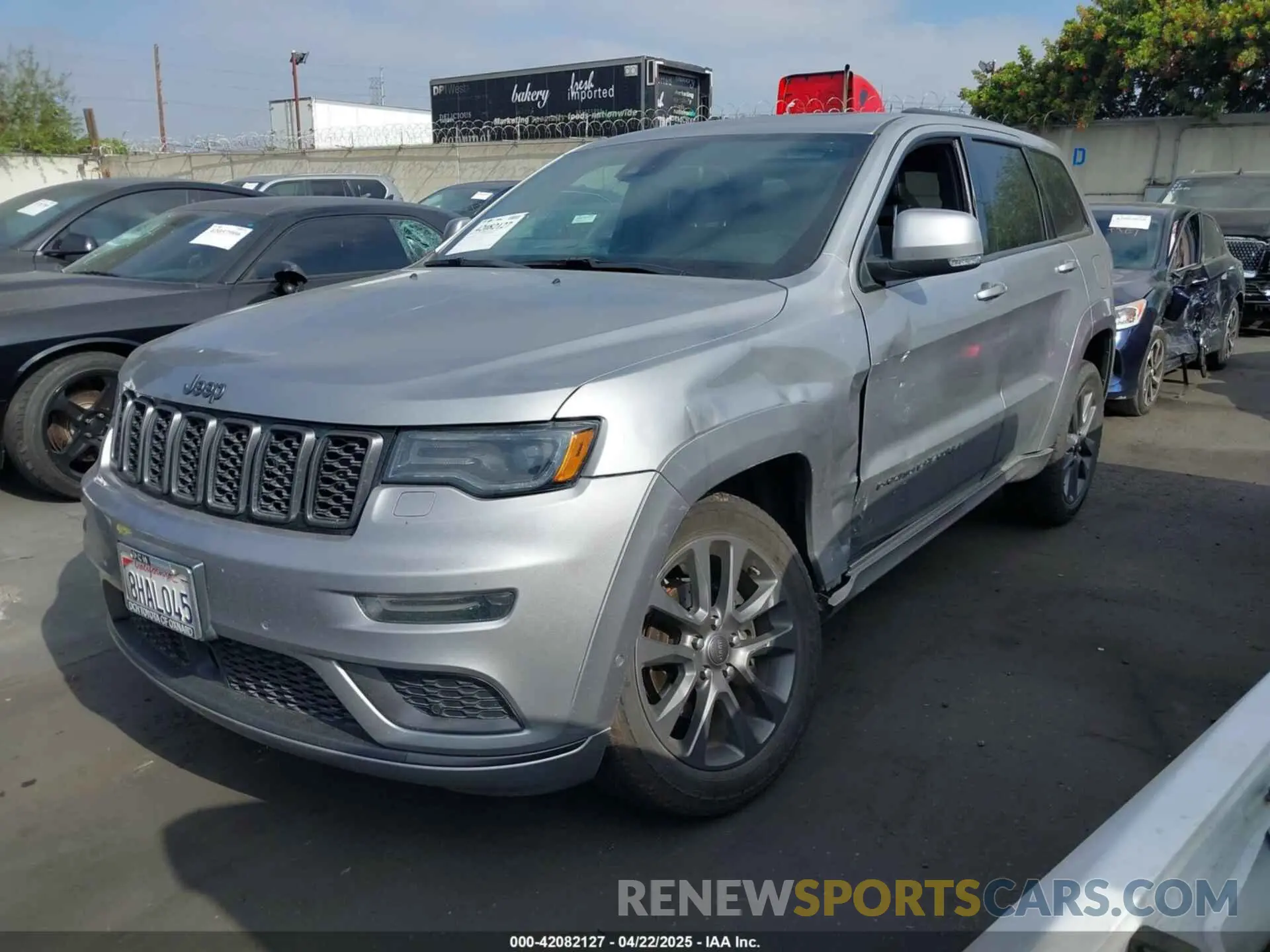 2 Photograph of a damaged car 1C4RJECG1KC555910 JEEP GRAND CHEROKEE 2019