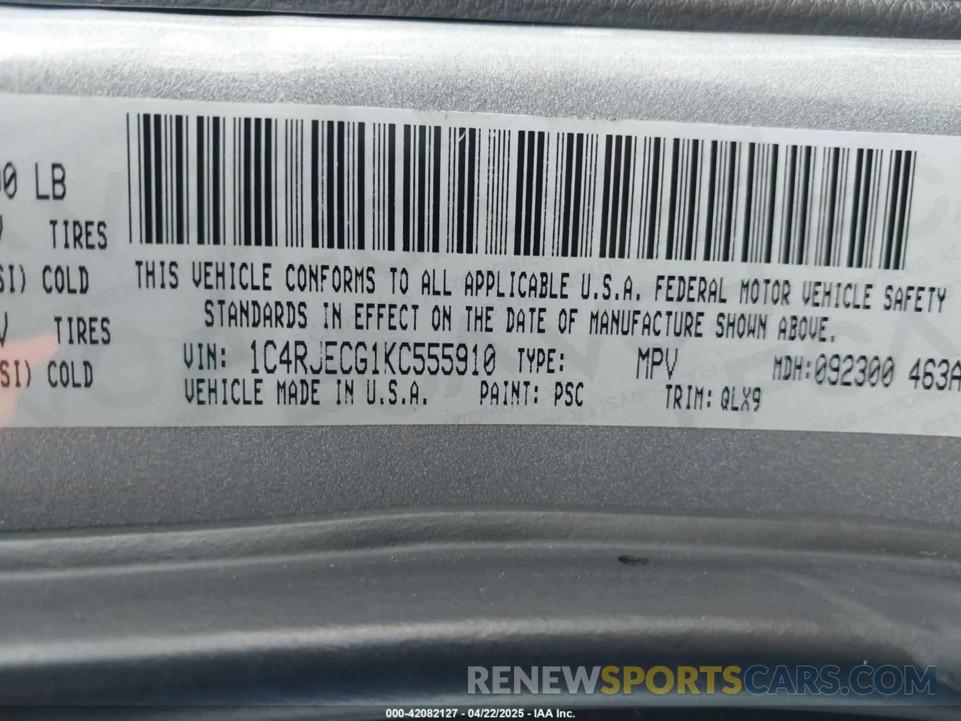 9 Photograph of a damaged car 1C4RJECG1KC555910 JEEP GRAND CHEROKEE 2019