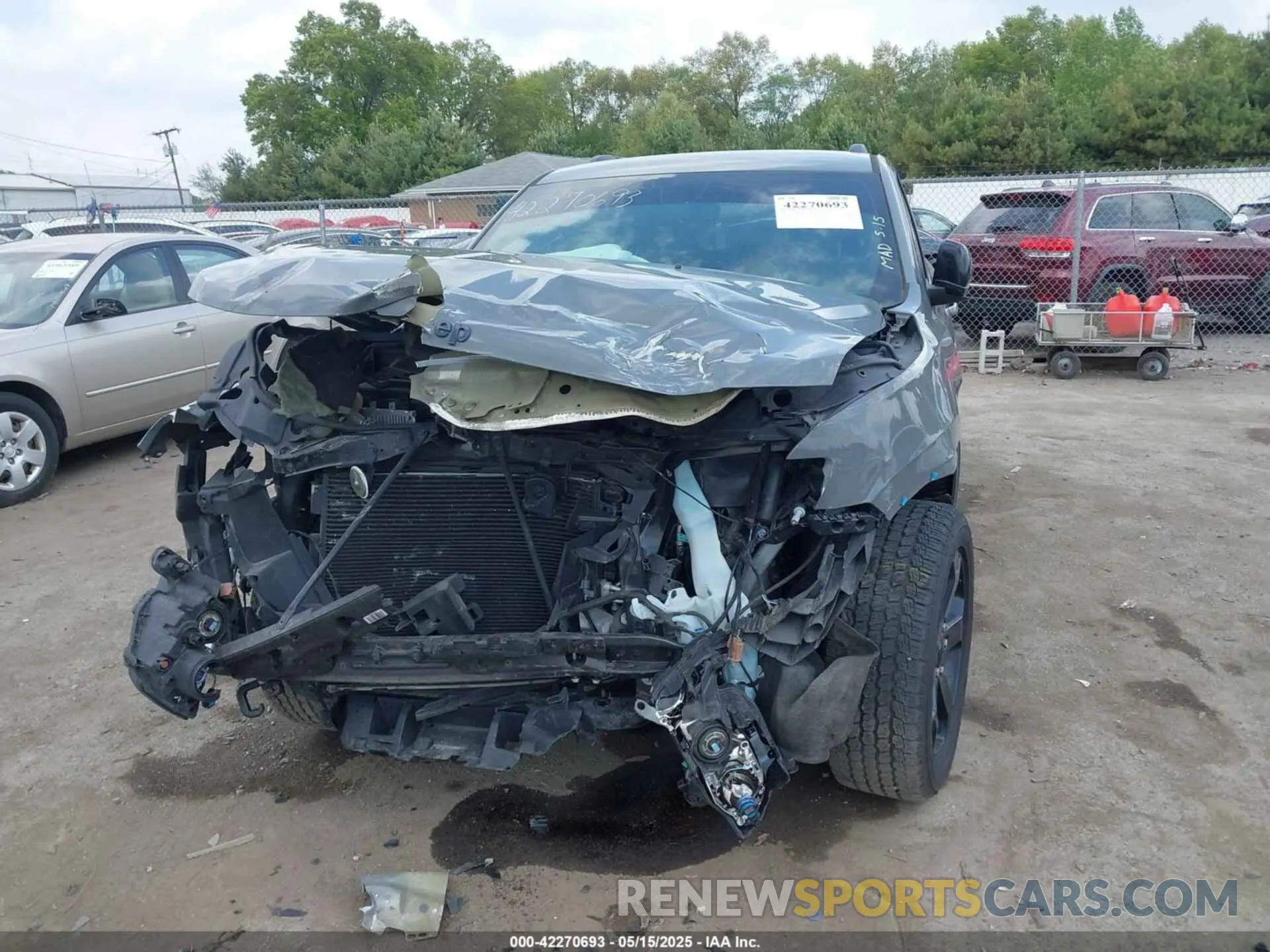 13 Photograph of a damaged car 1C4RJFAG1KC829700 JEEP GRAND CHEROKEE 2019