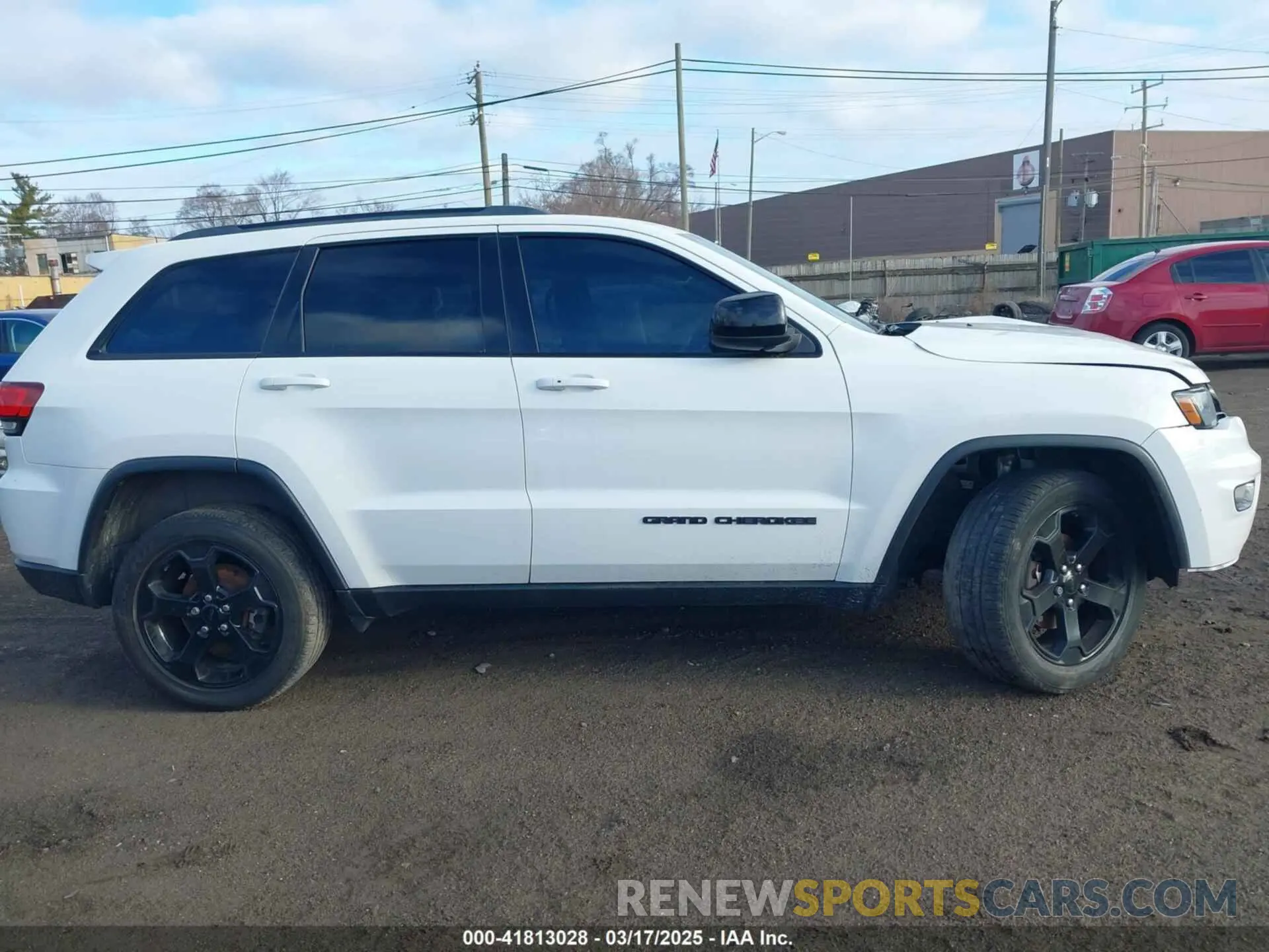 12 Photograph of a damaged car 1C4RJFAG3KC538048 JEEP GRAND CHEROKEE 2019