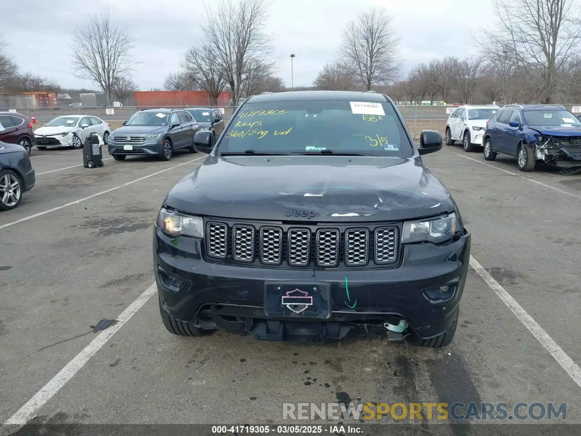 12 Photograph of a damaged car 1C4RJFAG4KC531609 JEEP GRAND CHEROKEE 2019