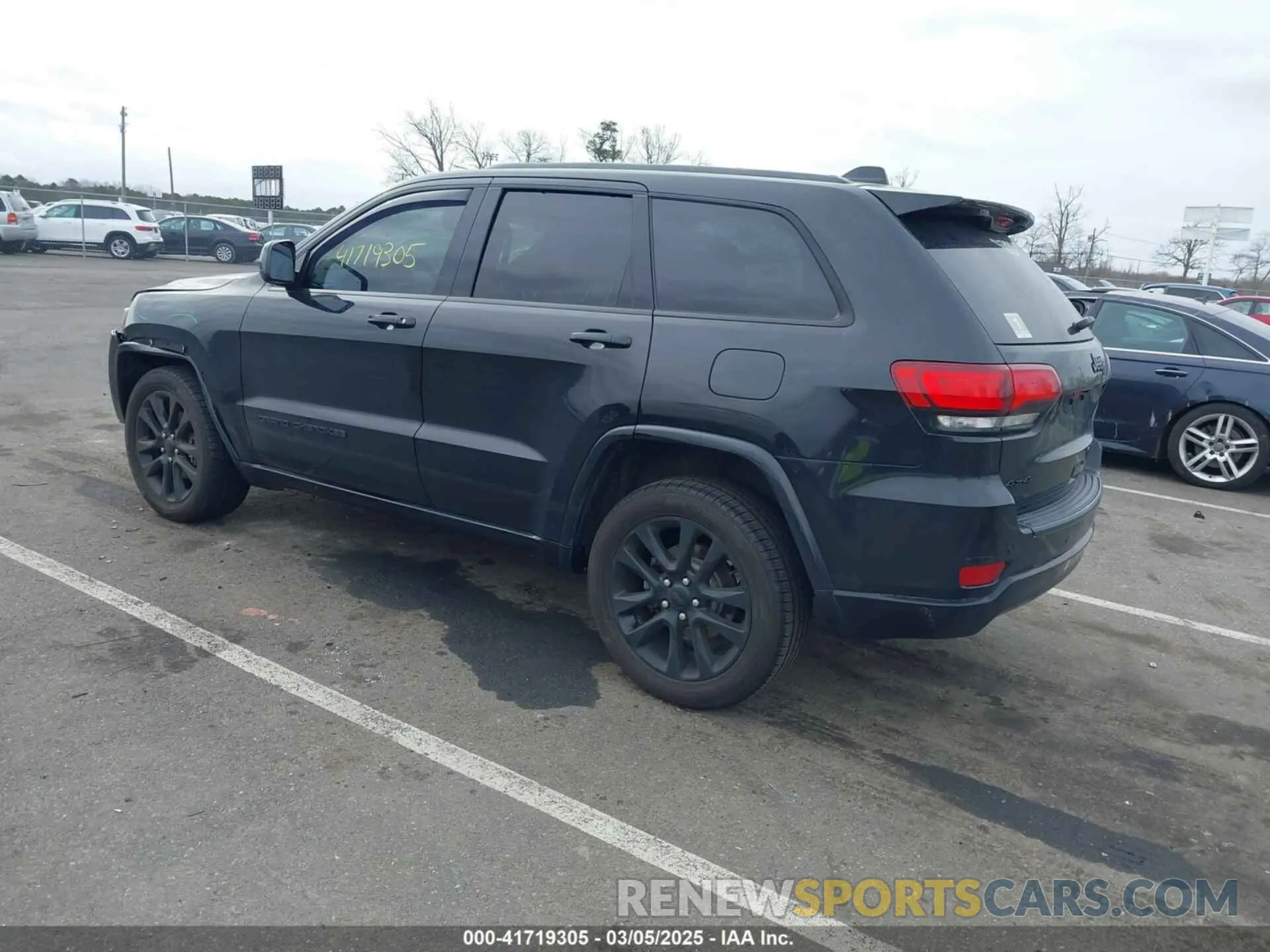 3 Photograph of a damaged car 1C4RJFAG4KC531609 JEEP GRAND CHEROKEE 2019