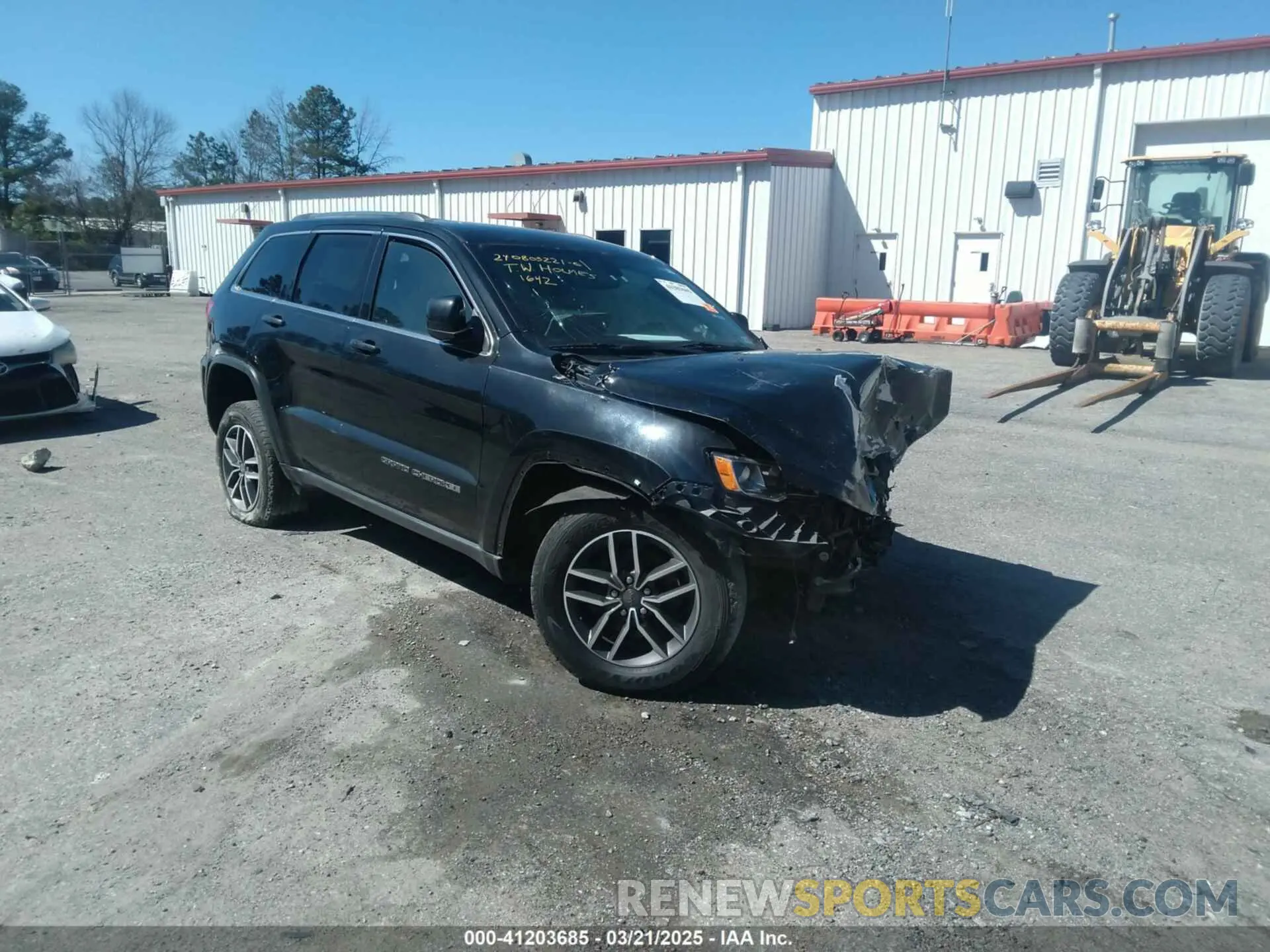 1 Photograph of a damaged car 1C4RJFAG5KC677291 JEEP GRAND CHEROKEE 2019