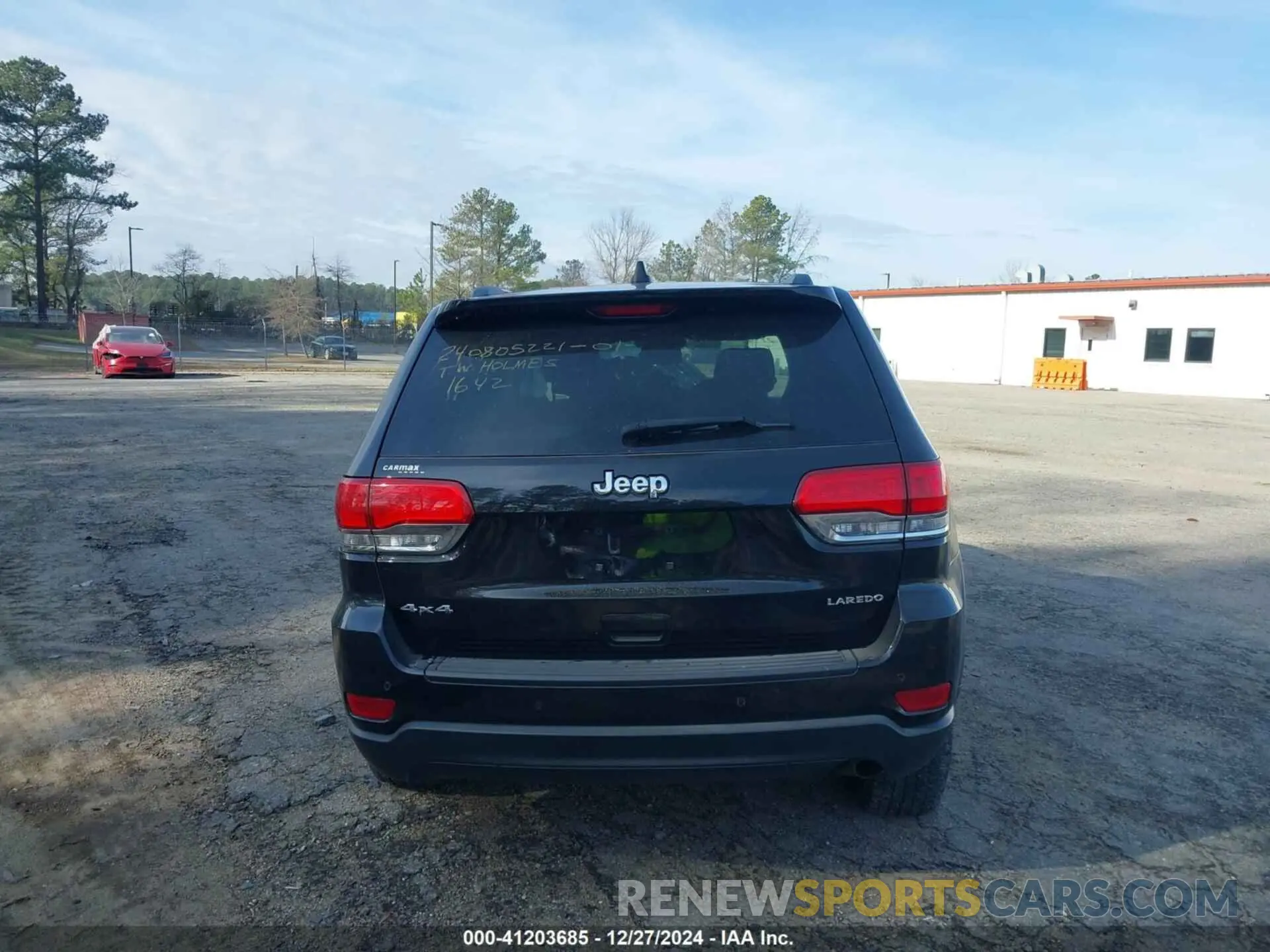 16 Photograph of a damaged car 1C4RJFAG5KC677291 JEEP GRAND CHEROKEE 2019