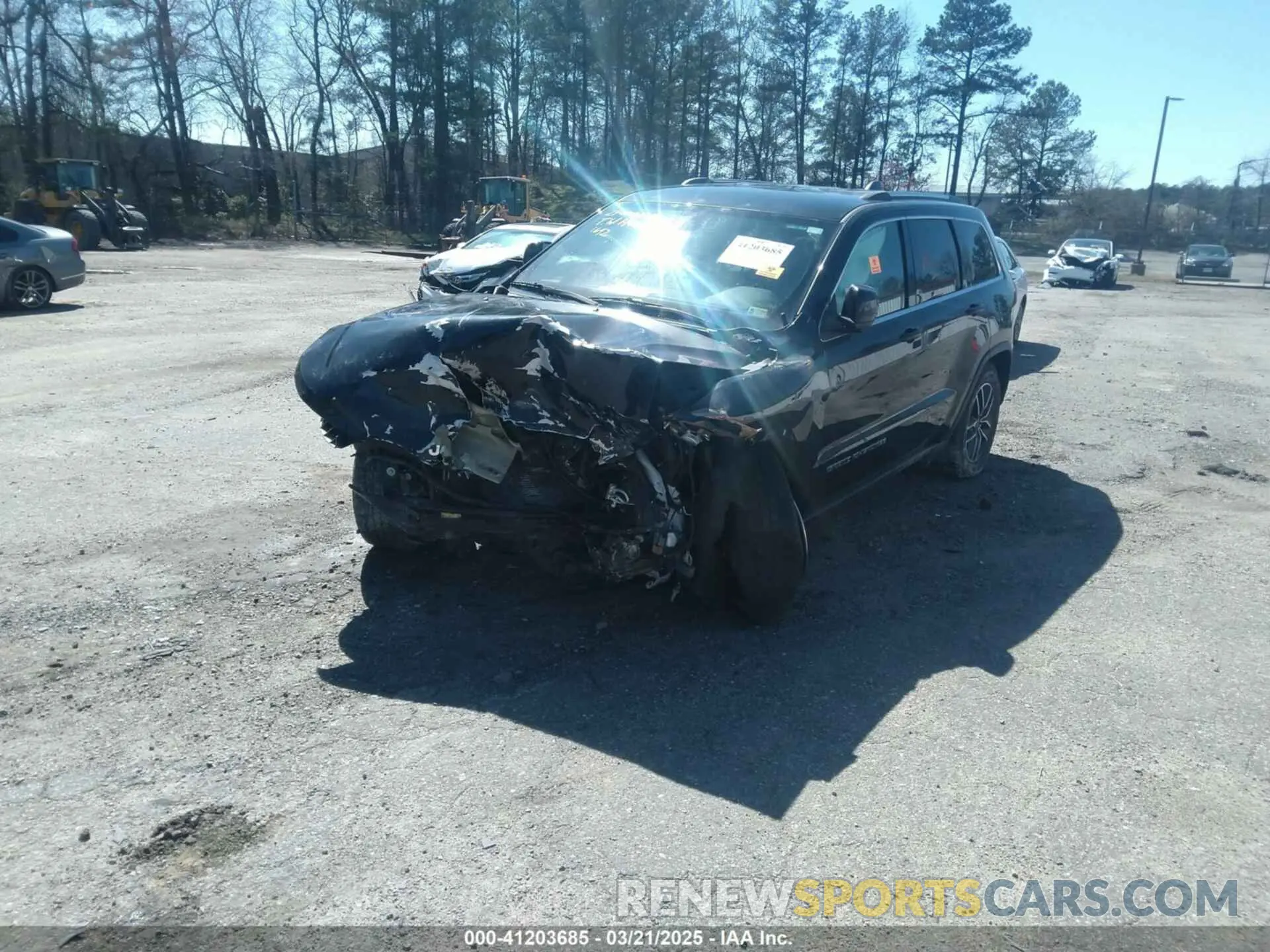 2 Photograph of a damaged car 1C4RJFAG5KC677291 JEEP GRAND CHEROKEE 2019