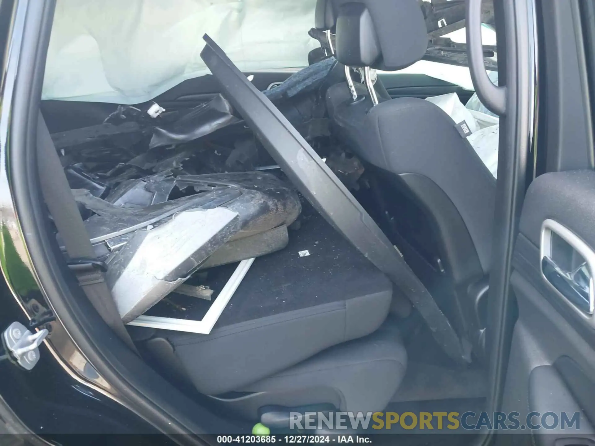 8 Photograph of a damaged car 1C4RJFAG5KC677291 JEEP GRAND CHEROKEE 2019