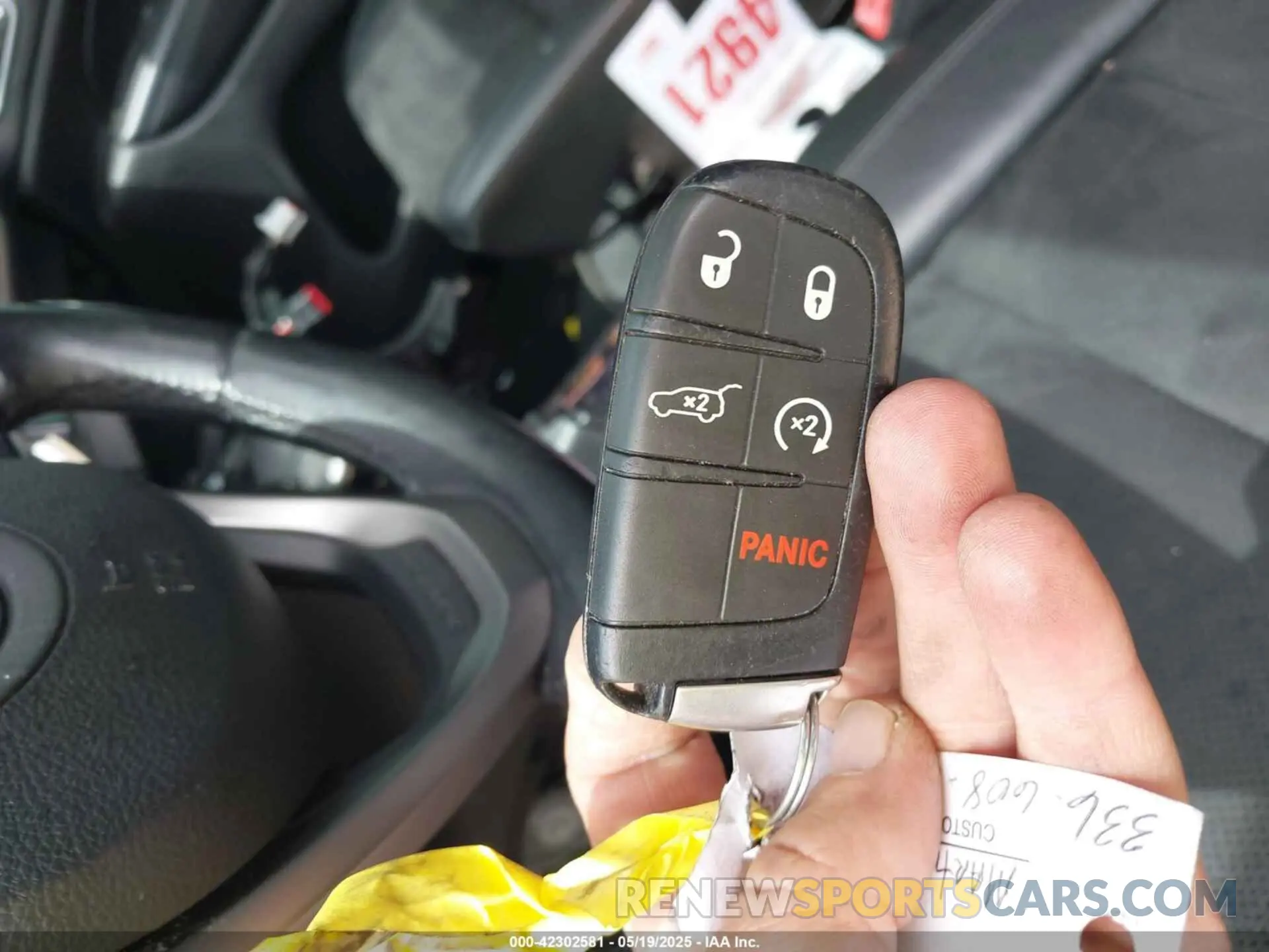 11 Photograph of a damaged car 1C4RJFAG5KC830722 JEEP GRAND CHEROKEE 2019