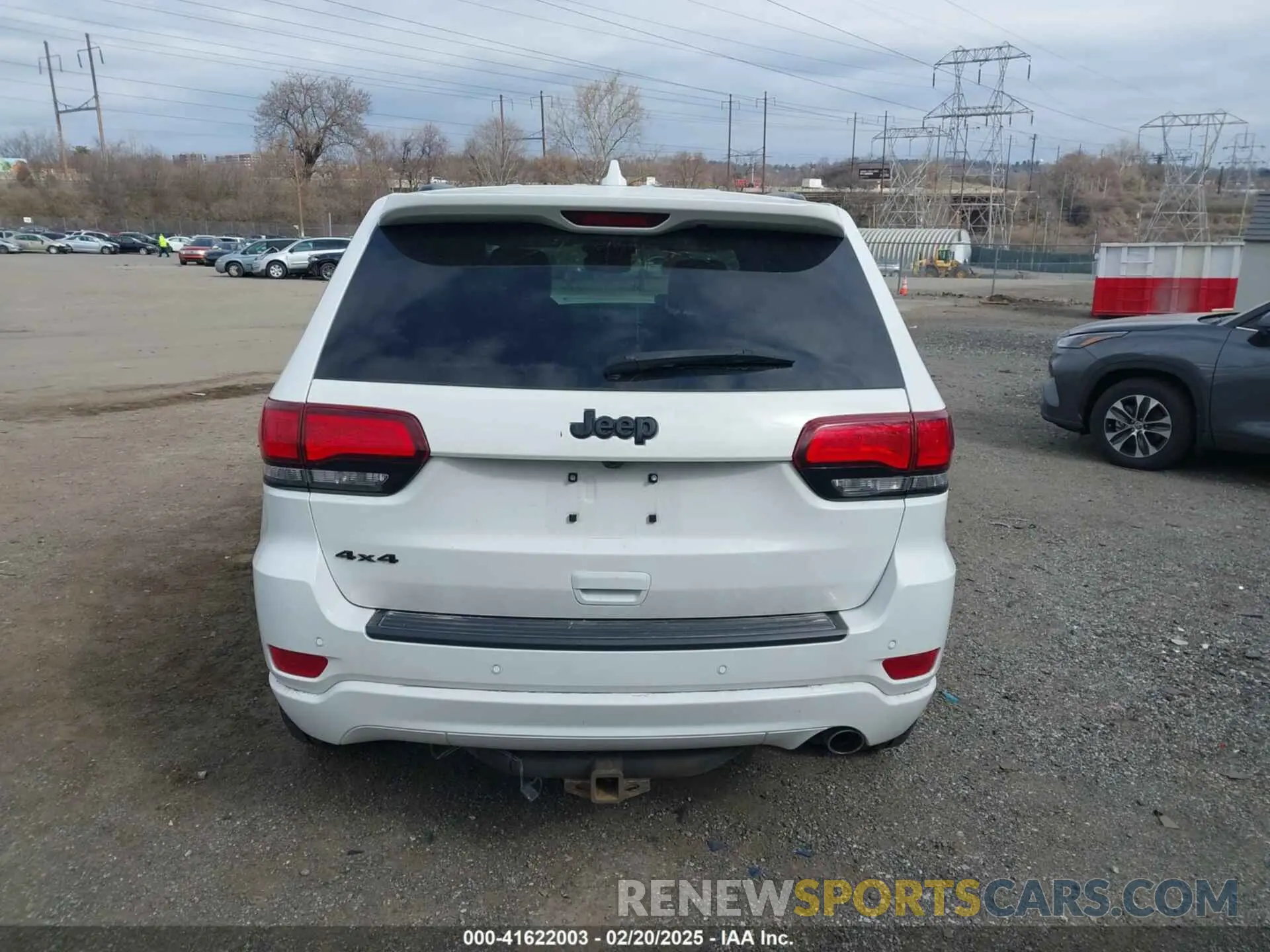 16 Photograph of a damaged car 1C4RJFAG5KC831675 JEEP GRAND CHEROKEE 2019